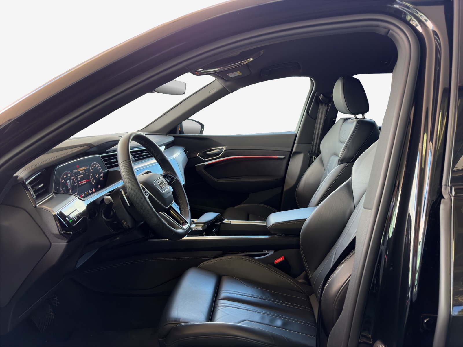 AUDI e-tron 55 S Line Black Edition quattro-image-8