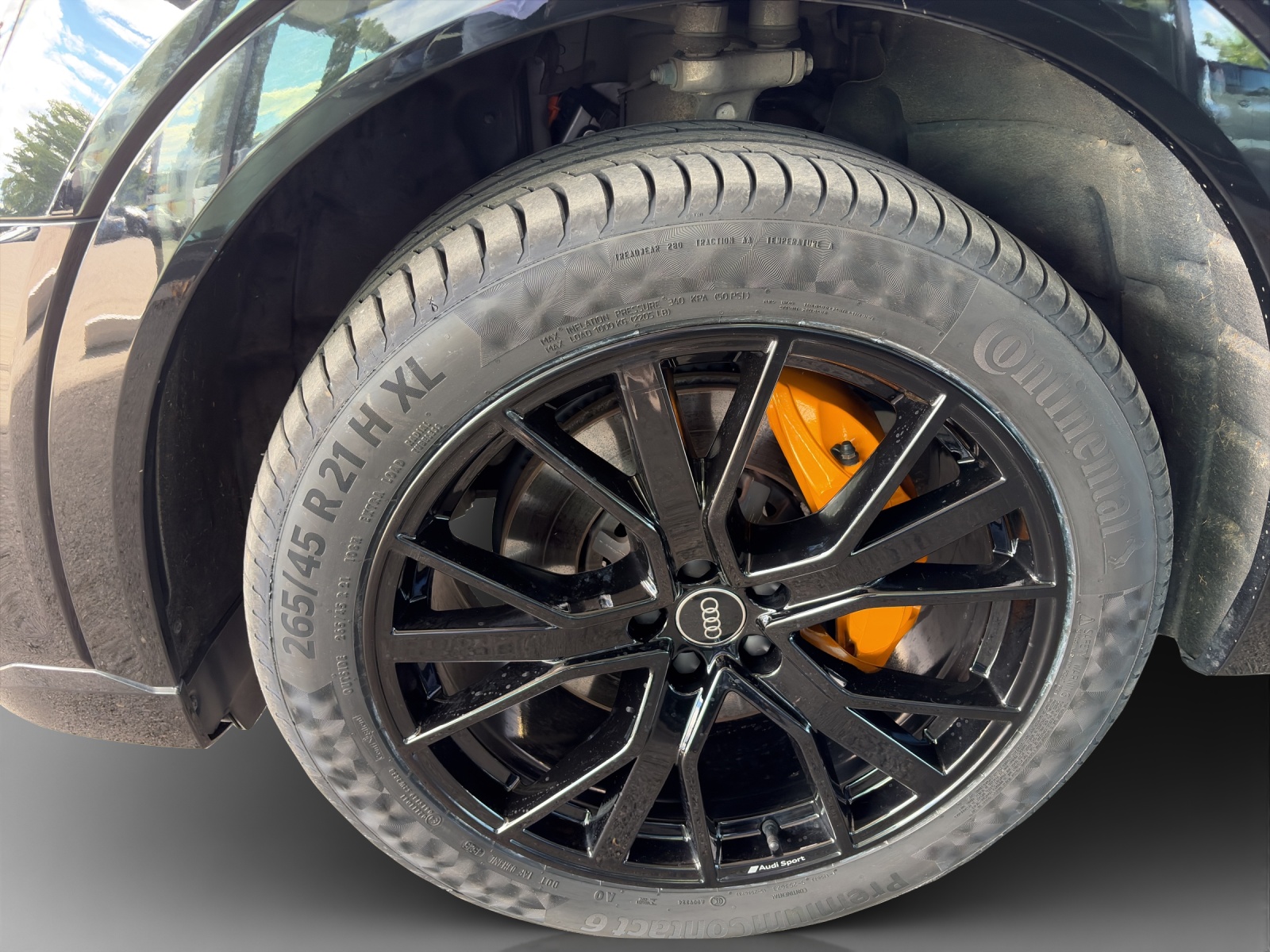 AUDI e-tron 55 S Line Black Edition quattro-image-14