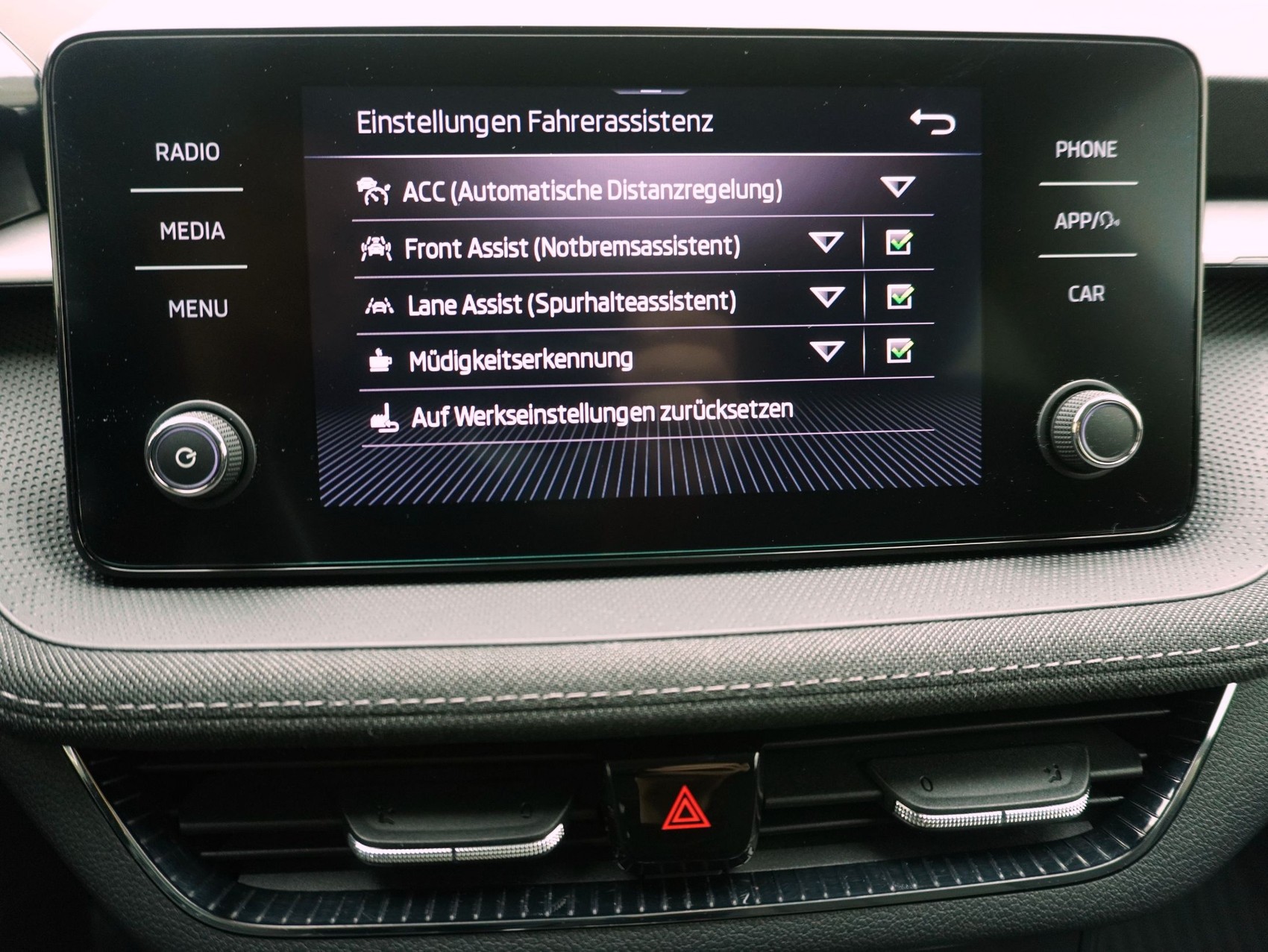 SKODA Fabia 1.5 TSI DSG Style-image-21