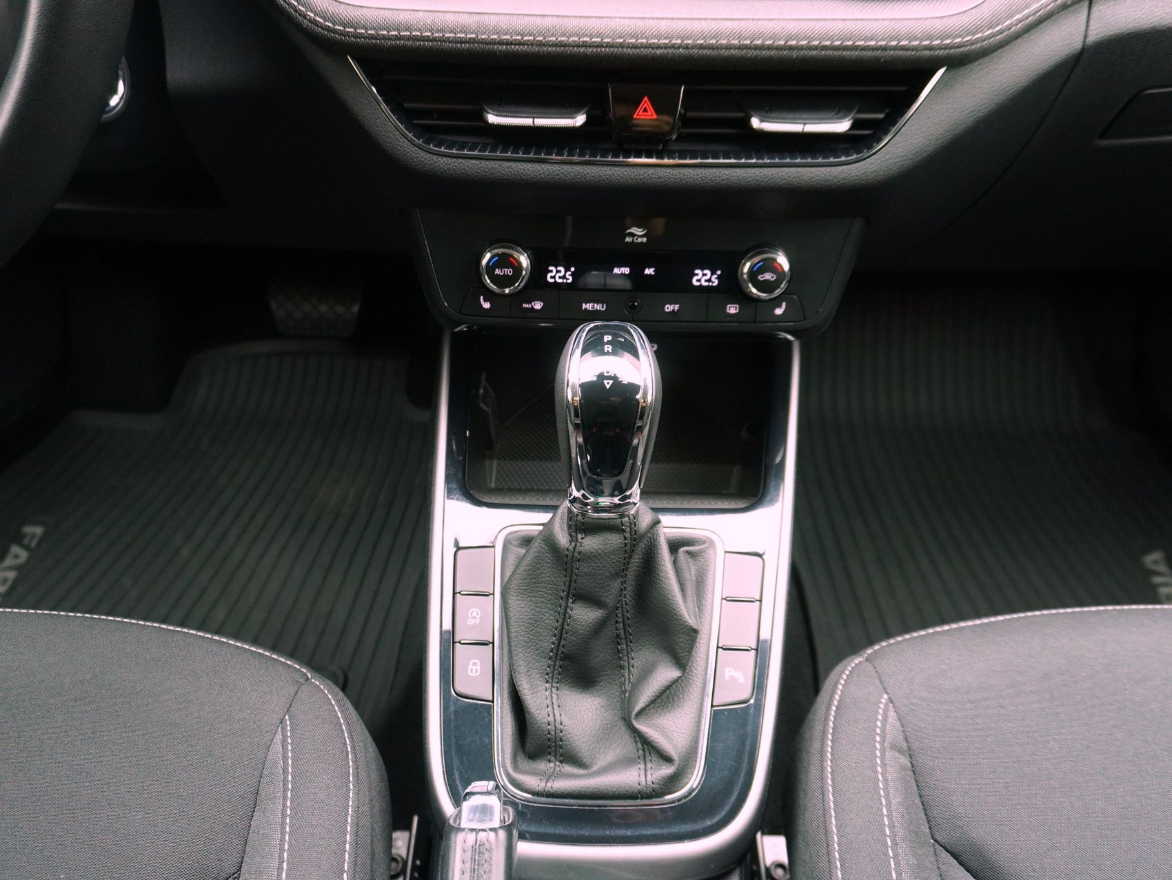 SKODA Fabia 1.5 TSI DSG Style-image-13