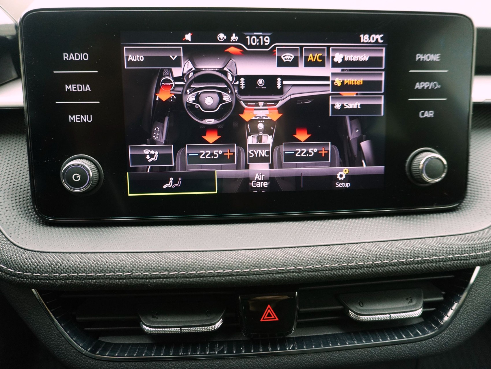 SKODA Fabia 1.5 TSI DSG Style-image-16