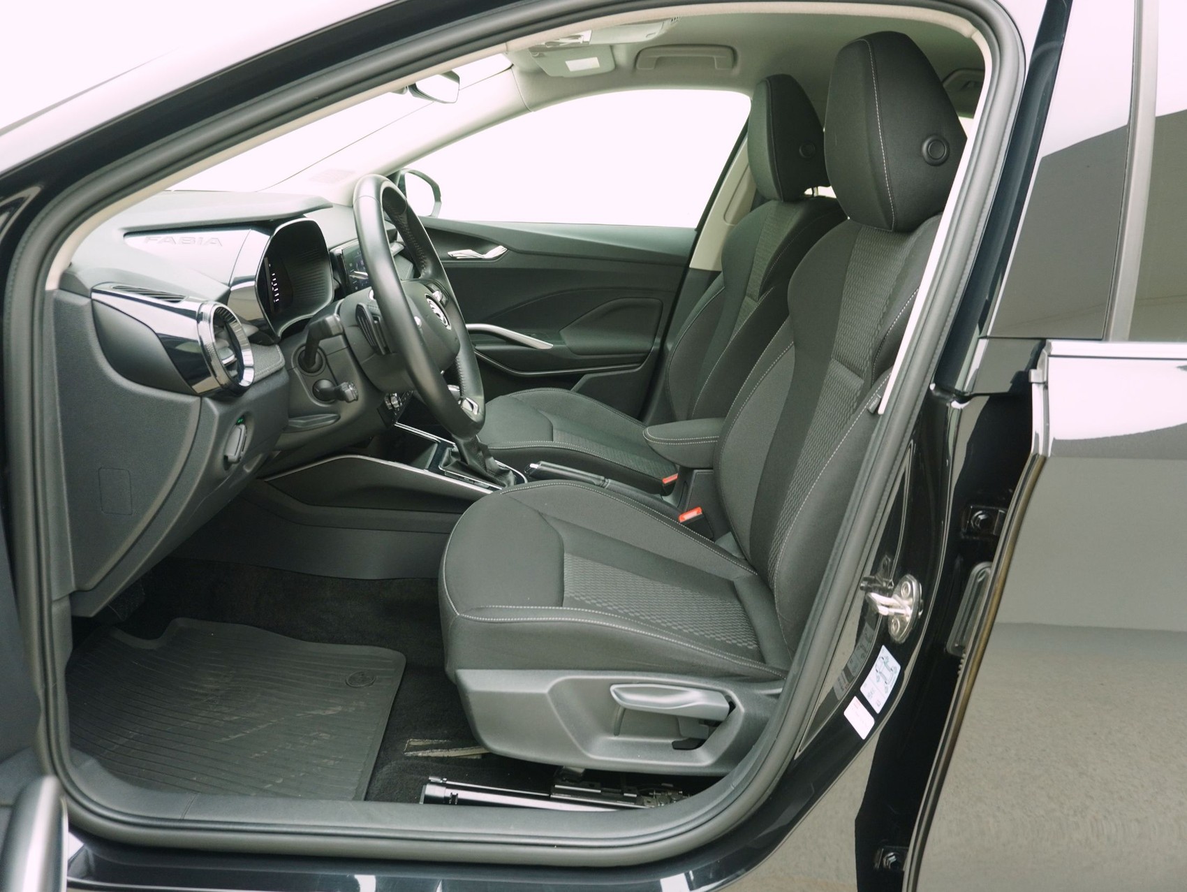 SKODA Fabia 1.5 TSI DSG Style-image-7