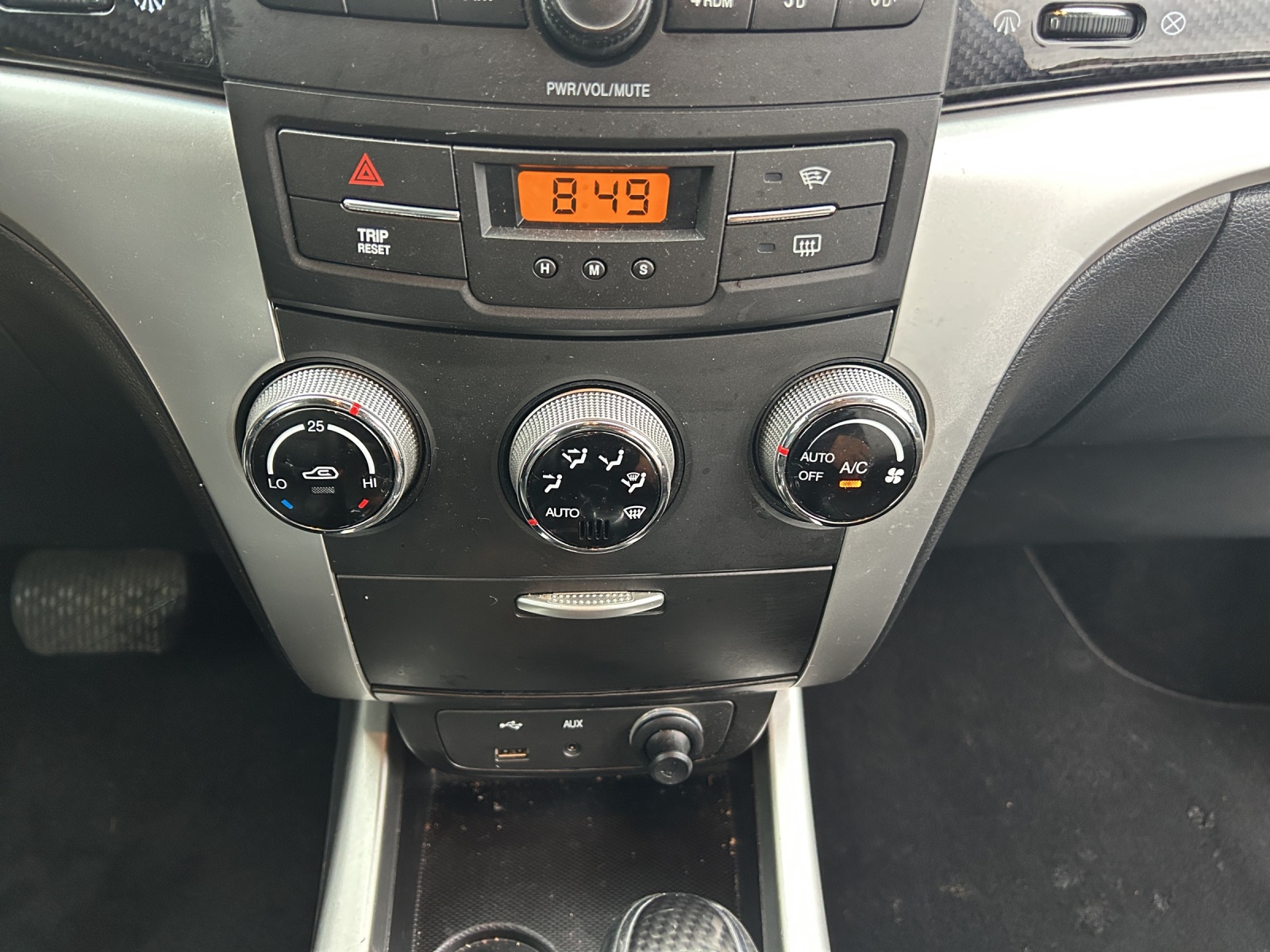 KGM-SsangYong Korando 2.0 e-XDI Quartz 4WD Automatic-image-13