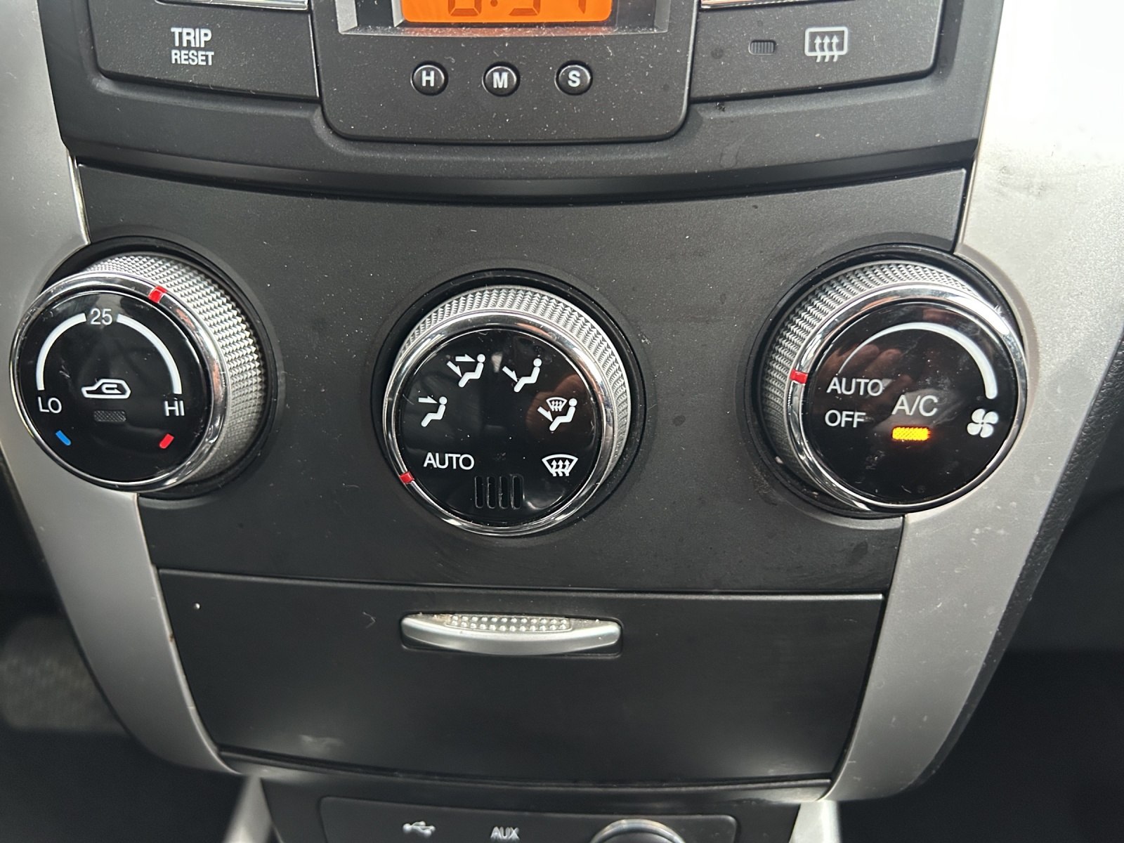 KGM-SsangYong Korando 2.0 e-XDI Quartz 4WD Automatic-image-15