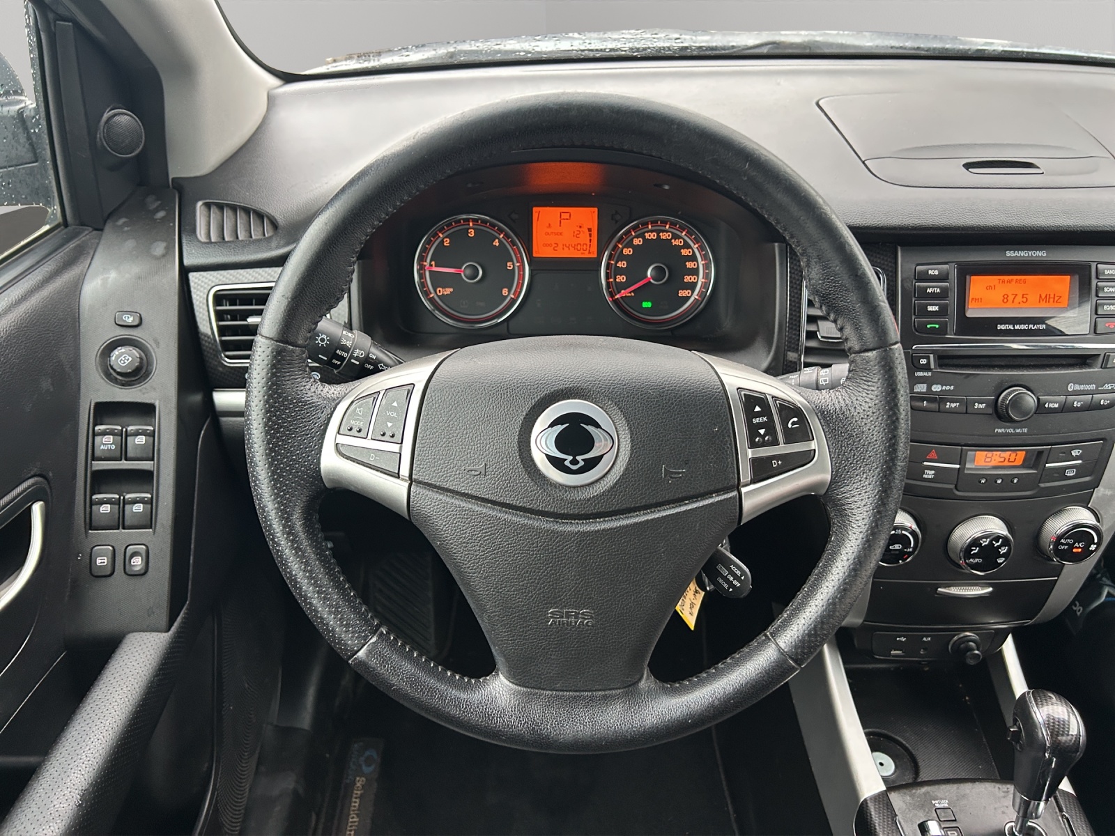 KGM-SsangYong Korando 2.0 e-XDI Quartz 4WD Automatic-image-16