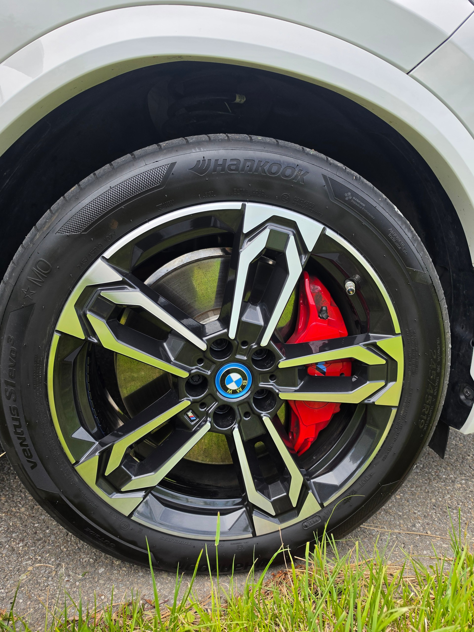 BMW iX2 30 xDrive M-Sport Pro - *535 CHF Leasingübernahme möglich*-image-17