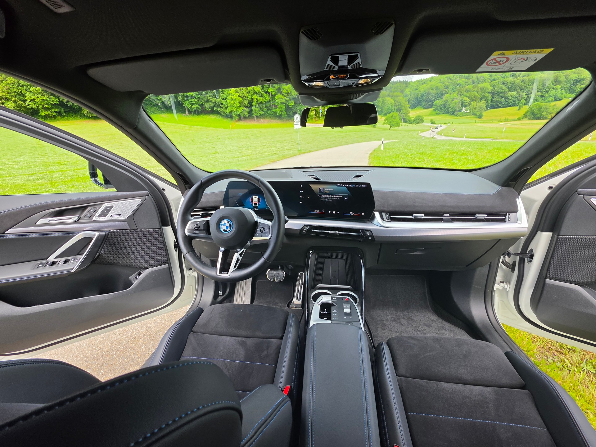 BMW iX2 30 xDrive M-Sport Pro - *535 CHF Leasingübernahme möglich*-image-10