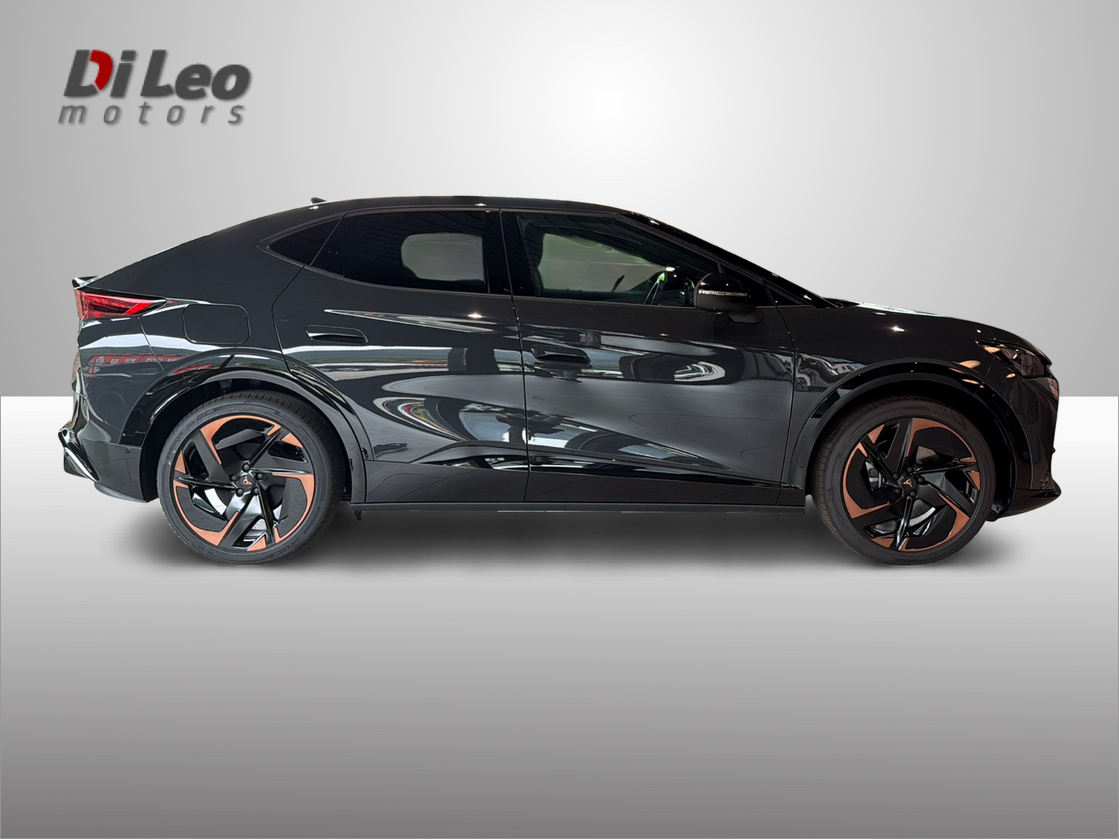 CUPRA Tavascan Type 9 77 kWh VZ Adrenaline-image-3