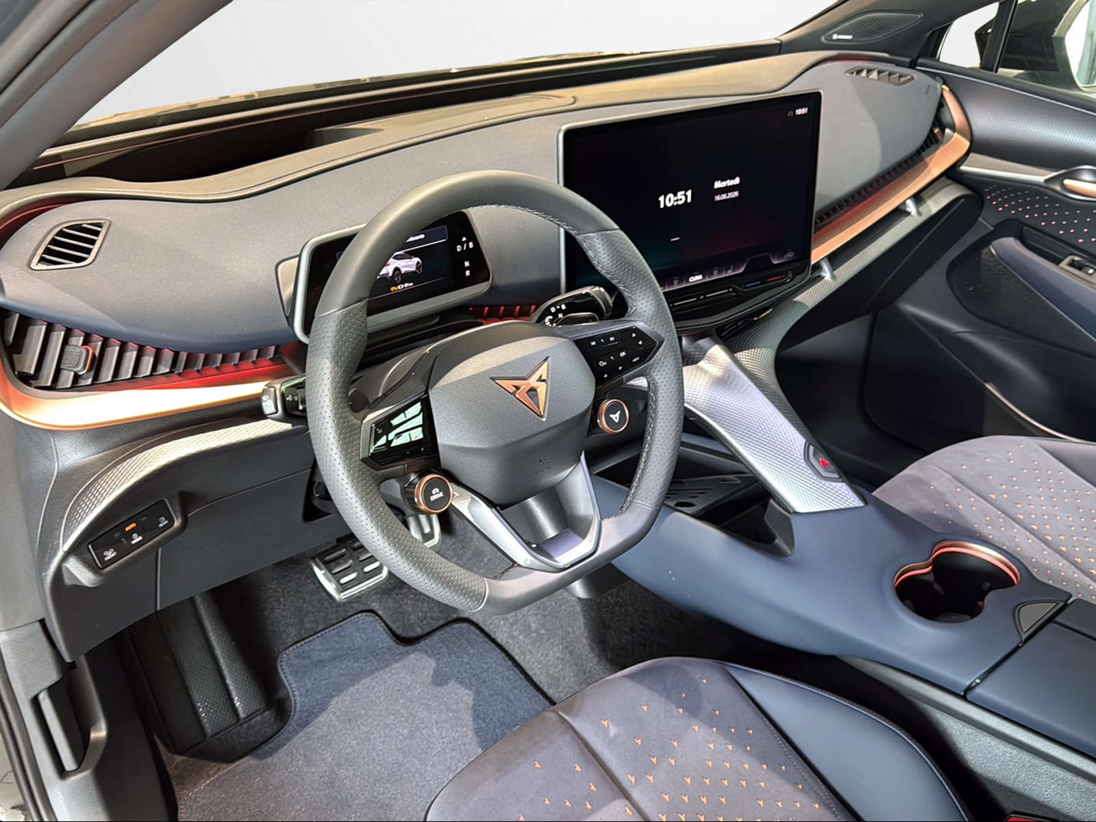CUPRA Tavascan Type 9 77 kWh VZ Adrenaline-image-9