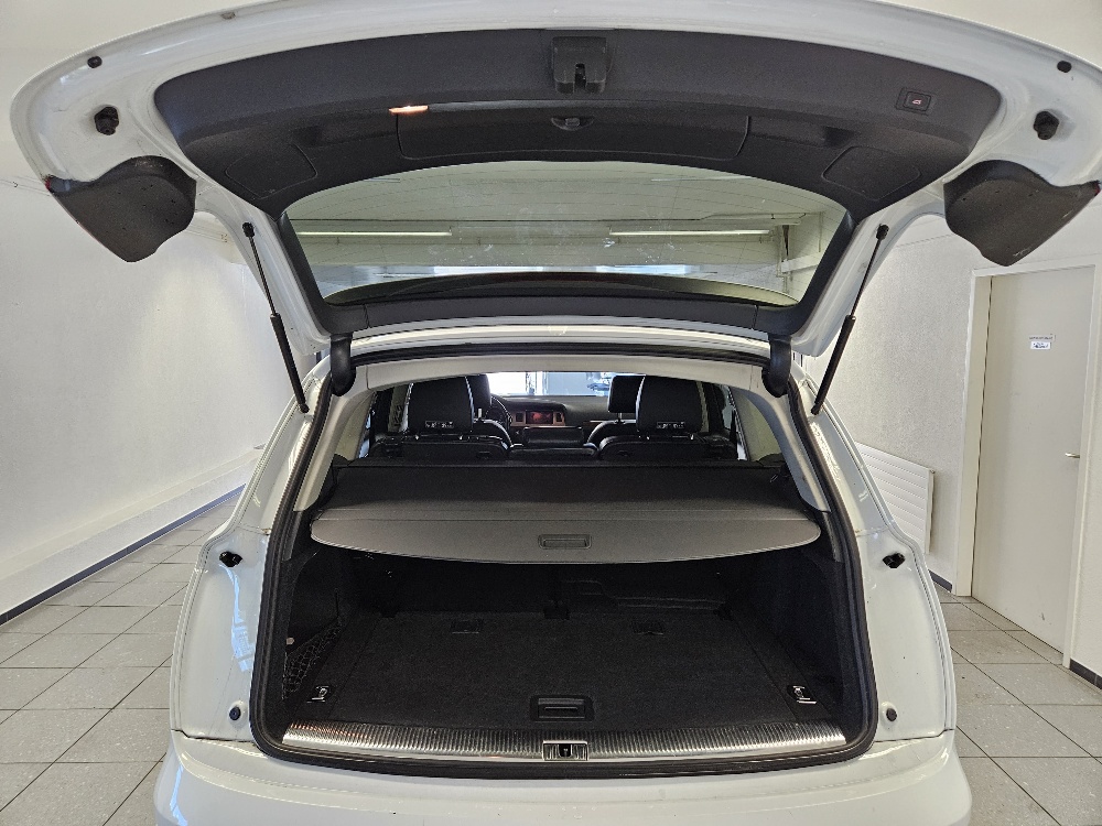 AUDI Q7-image-13
