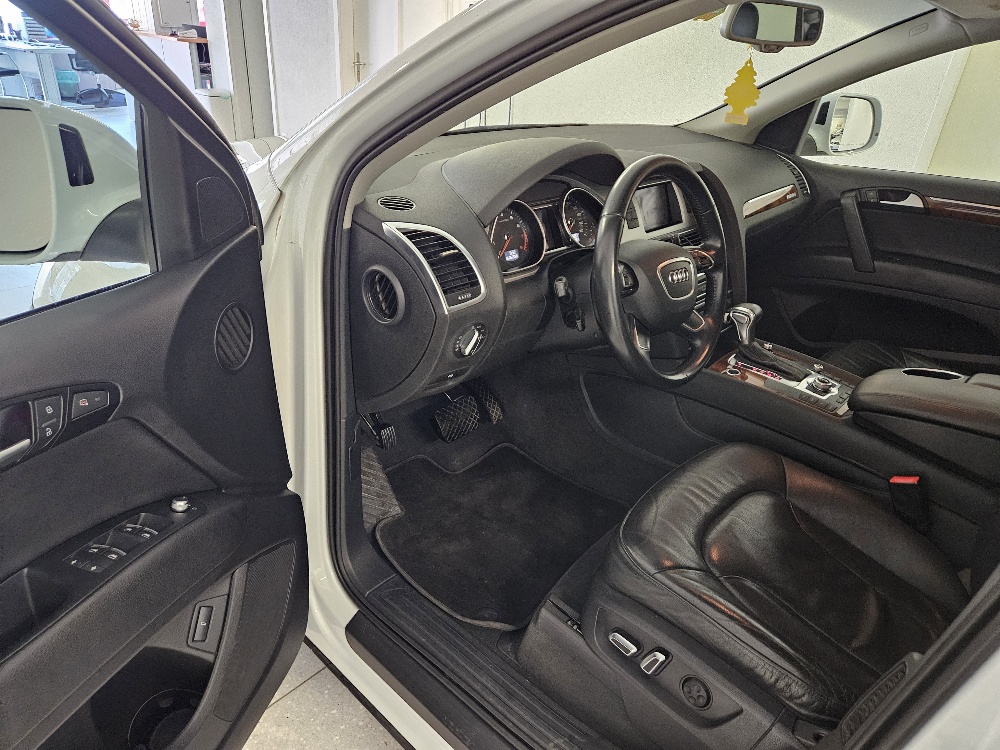 AUDI Q7-image-8