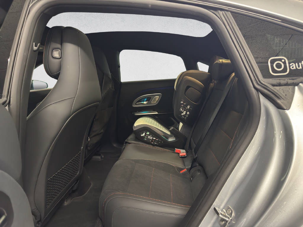 MERCEDES-BENZ CLA 350 AMG Line 4Matic-image-12