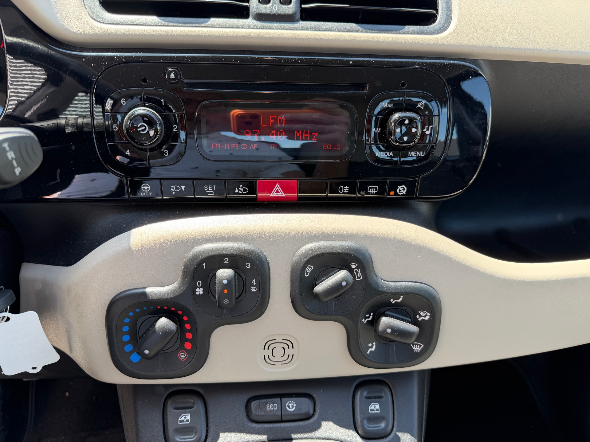 FIAT Panda 0.9 Twinair Turbo Trekking-image-7