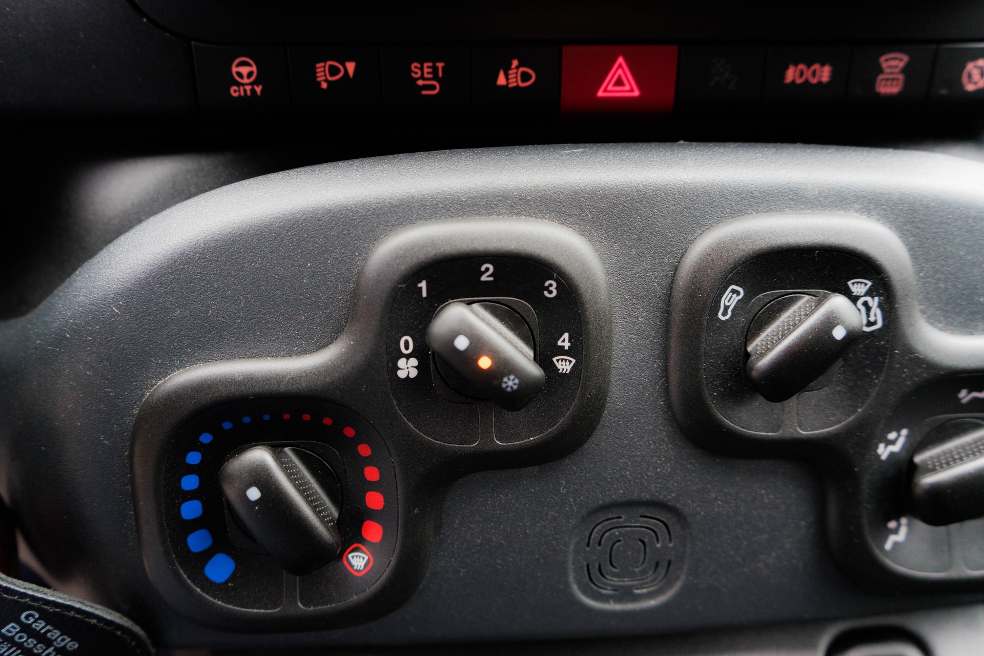 FIAT Panda 1.0 MHEV Cross-image-18