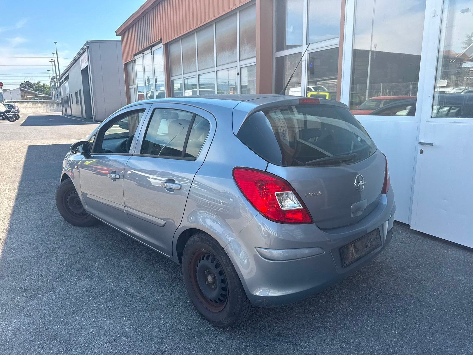 OPEL Corsa 1.4 TP Enjoy-image-2