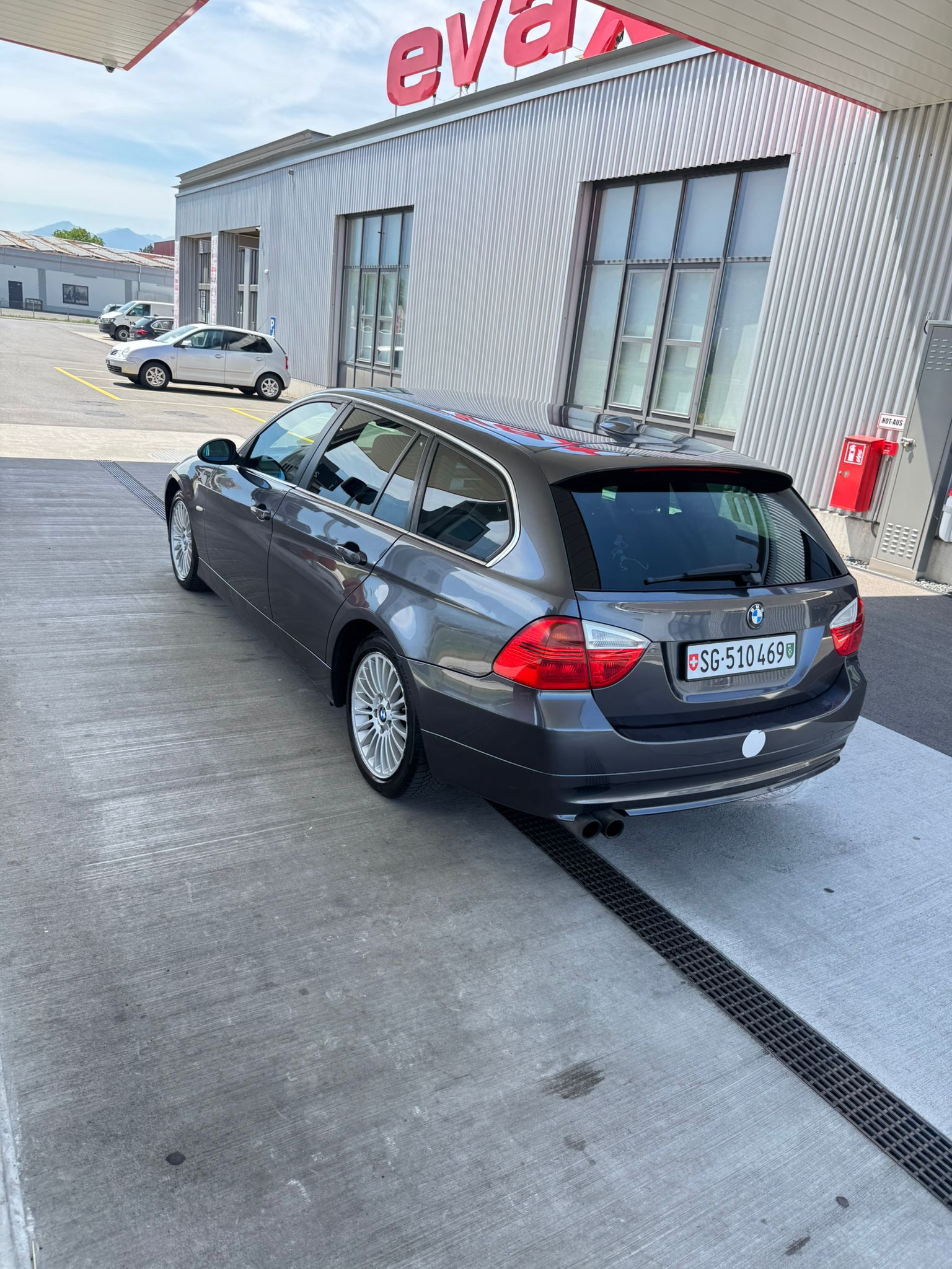 BMW 325-image-3