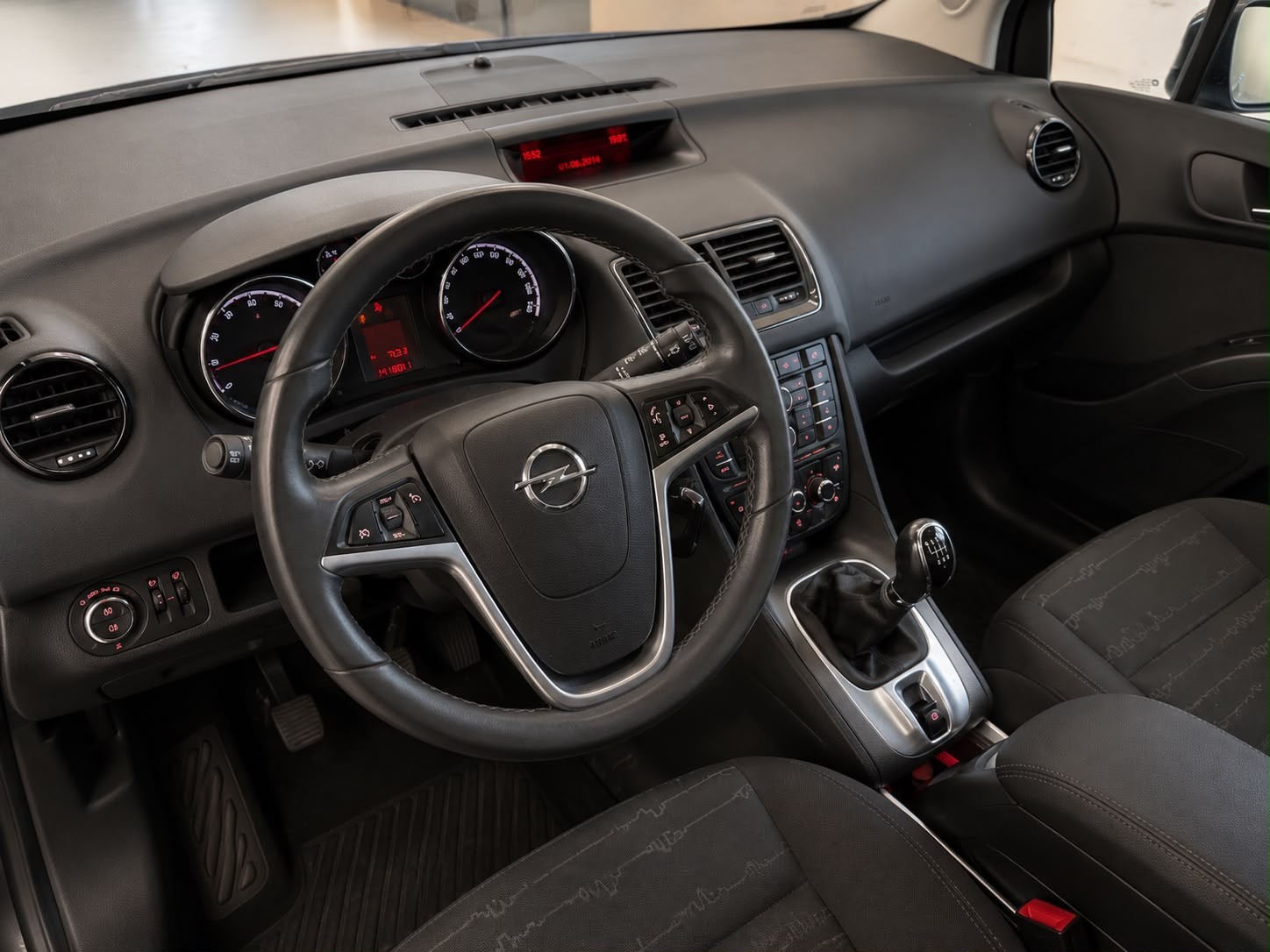 OPEL Meriva 1.4 Turbo Cosmo-image-10