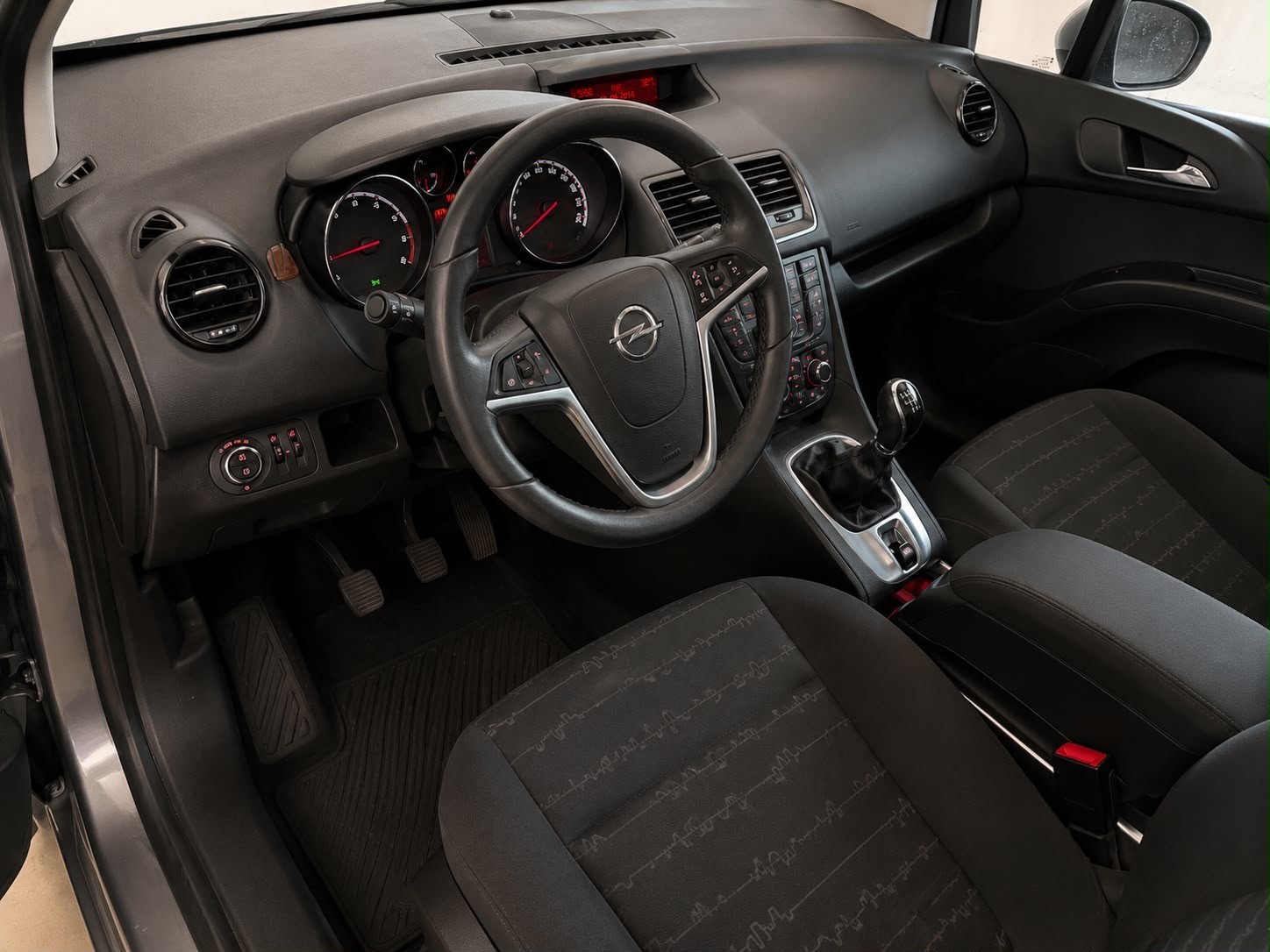 OPEL Meriva 1.4 Turbo Cosmo-image-9