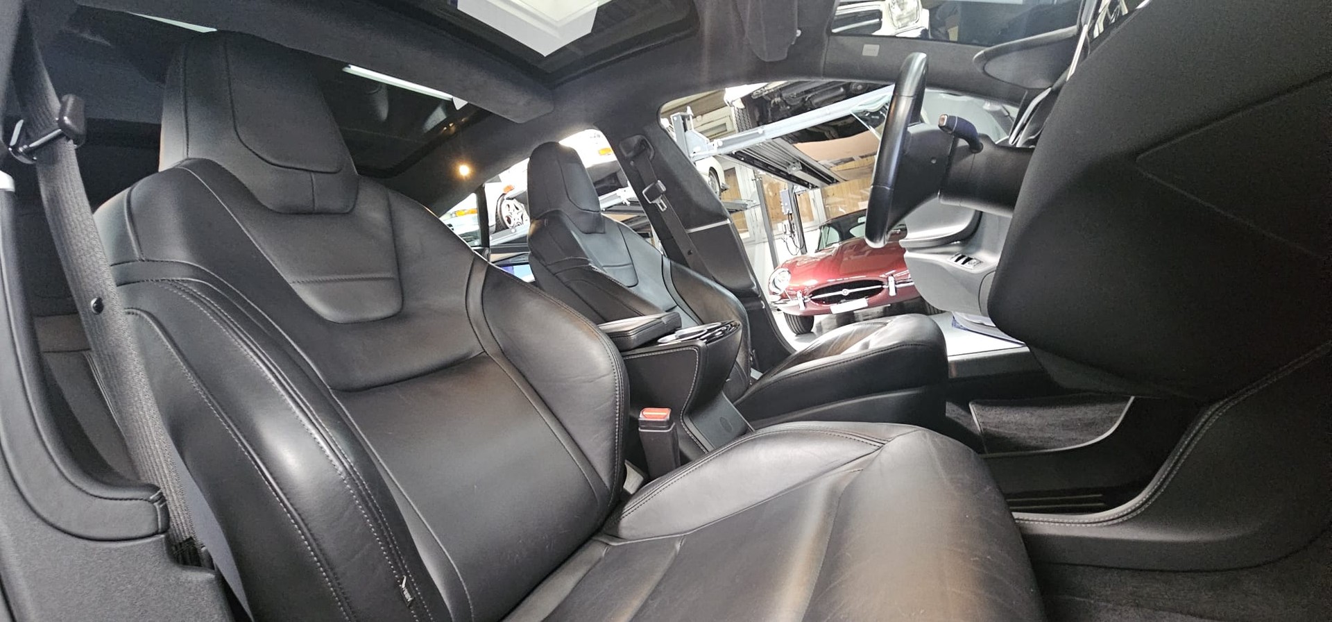 TESLA Model S 90 D-image-9