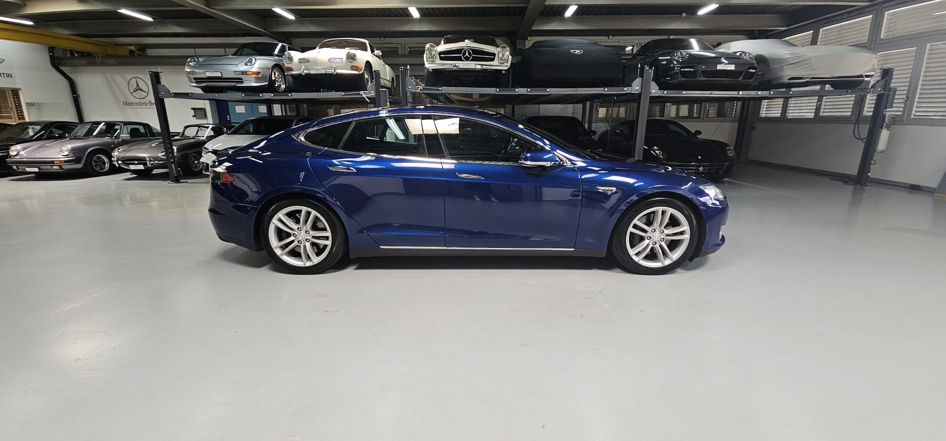 TESLA Model S 90 D-image-5