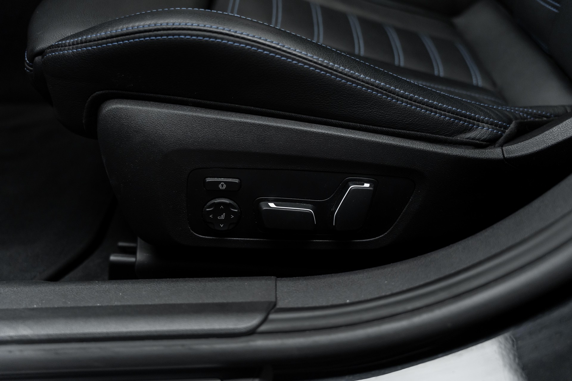BMW M340d xDrive 48V Steptronic-image-21