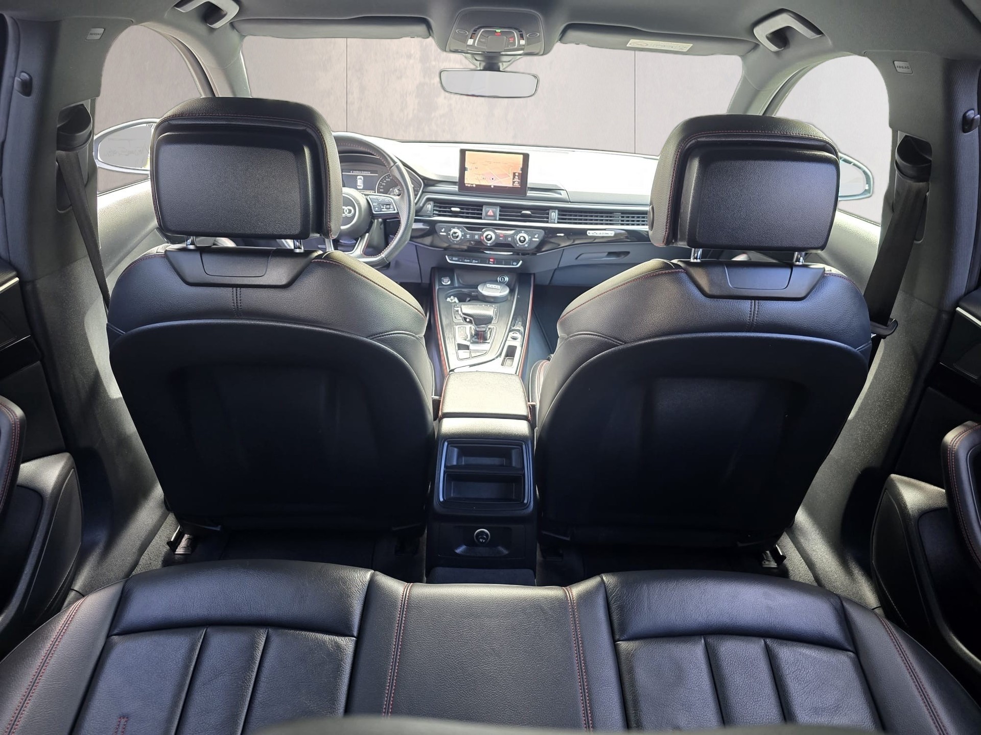AUDI A4 Avant 40 TDI quattro S-tronic-image-15