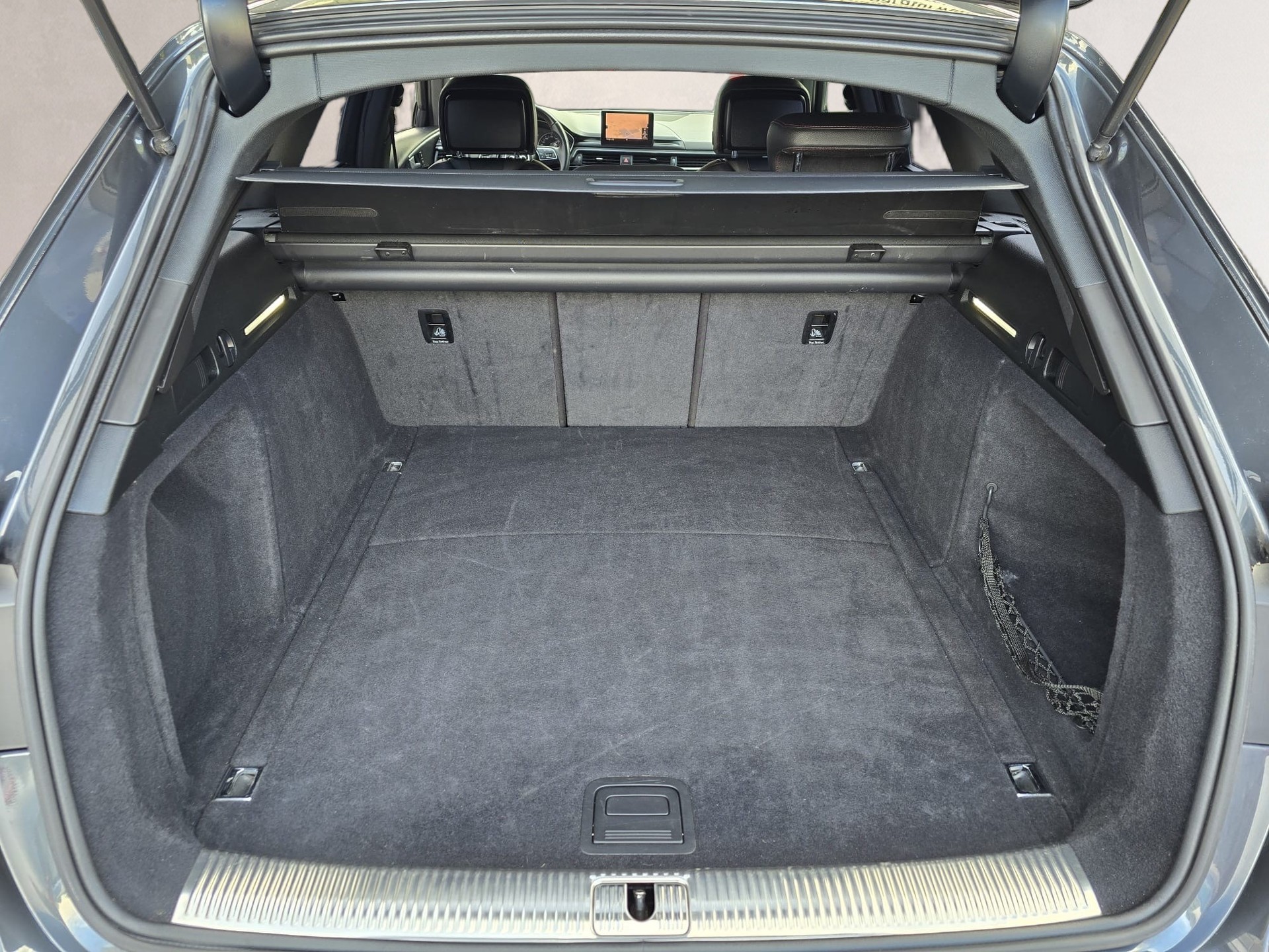 AUDI A4 Avant 40 TDI quattro S-tronic-image-23