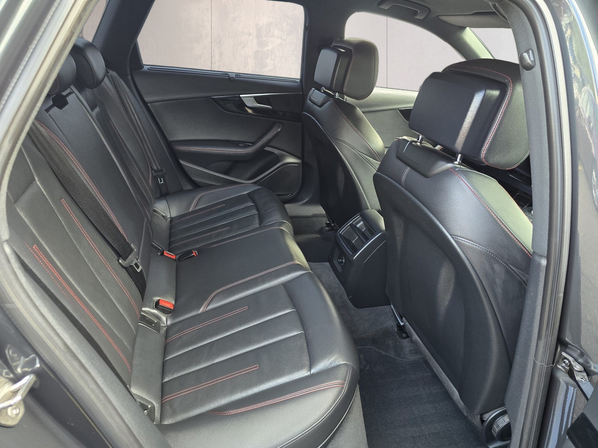 AUDI A4 Avant 40 TDI quattro S-tronic-image-20