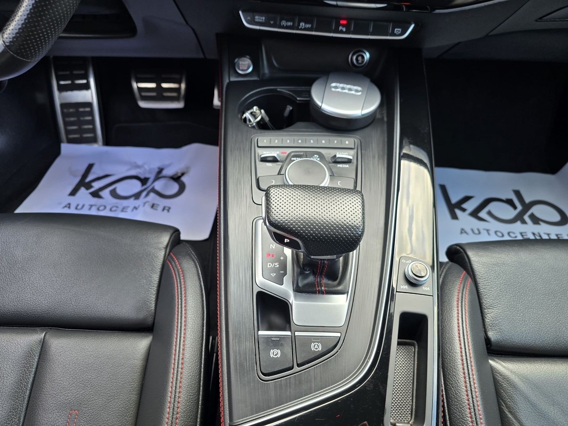 AUDI A4 Avant 40 TDI quattro S-tronic-image-11