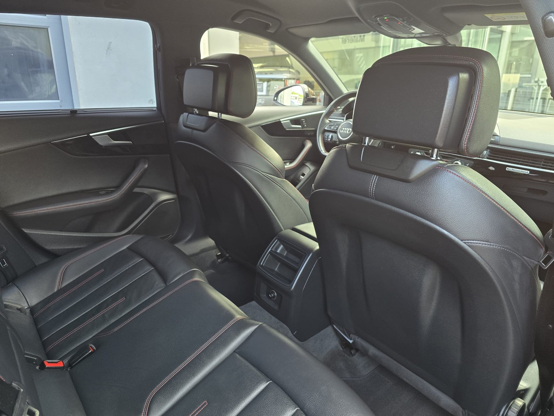 AUDI A4 Avant 40 TDI quattro S-tronic-image-22