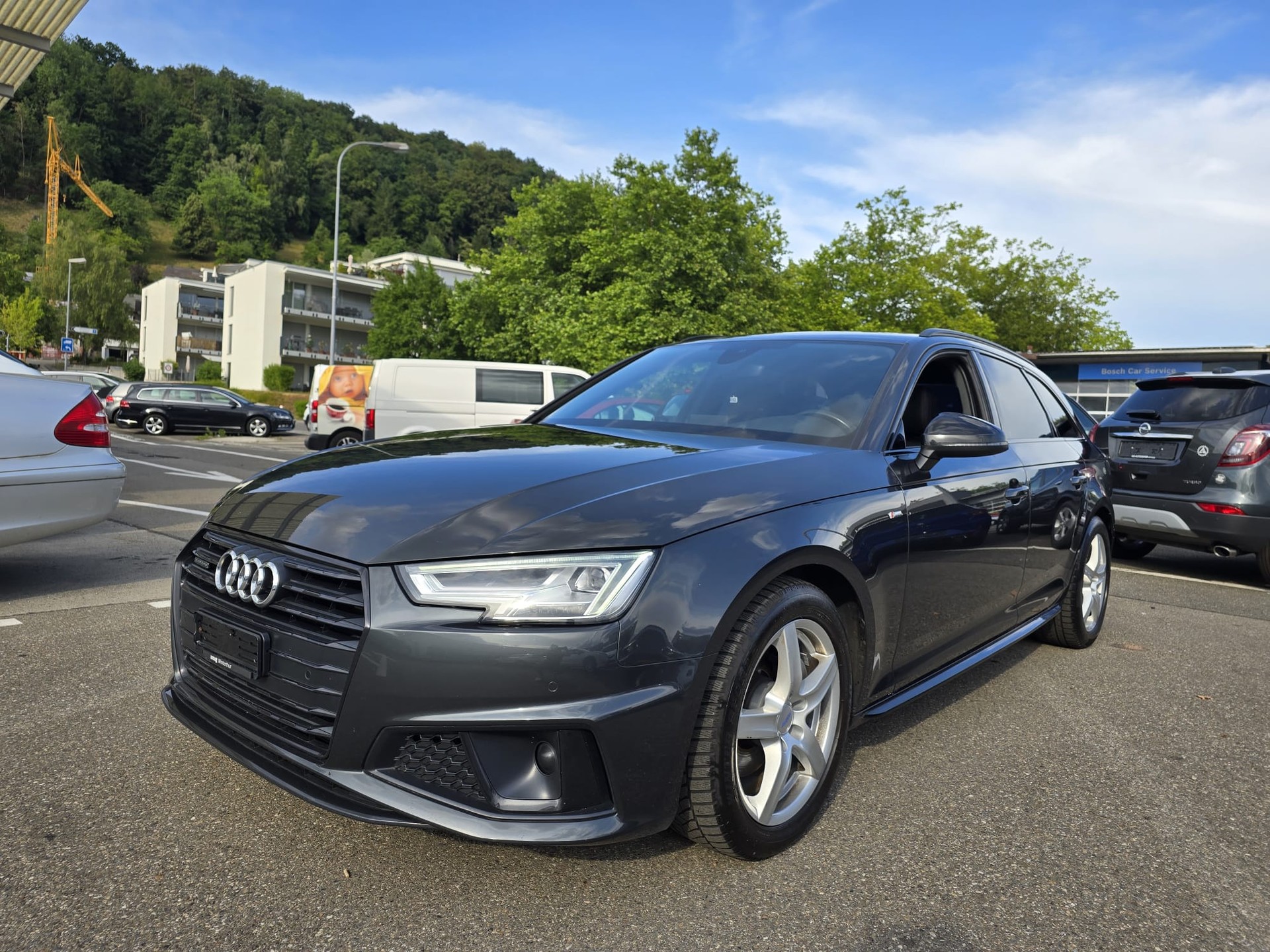 AUDI A4 Avant 40 TDI quattro S-tronic-image-0