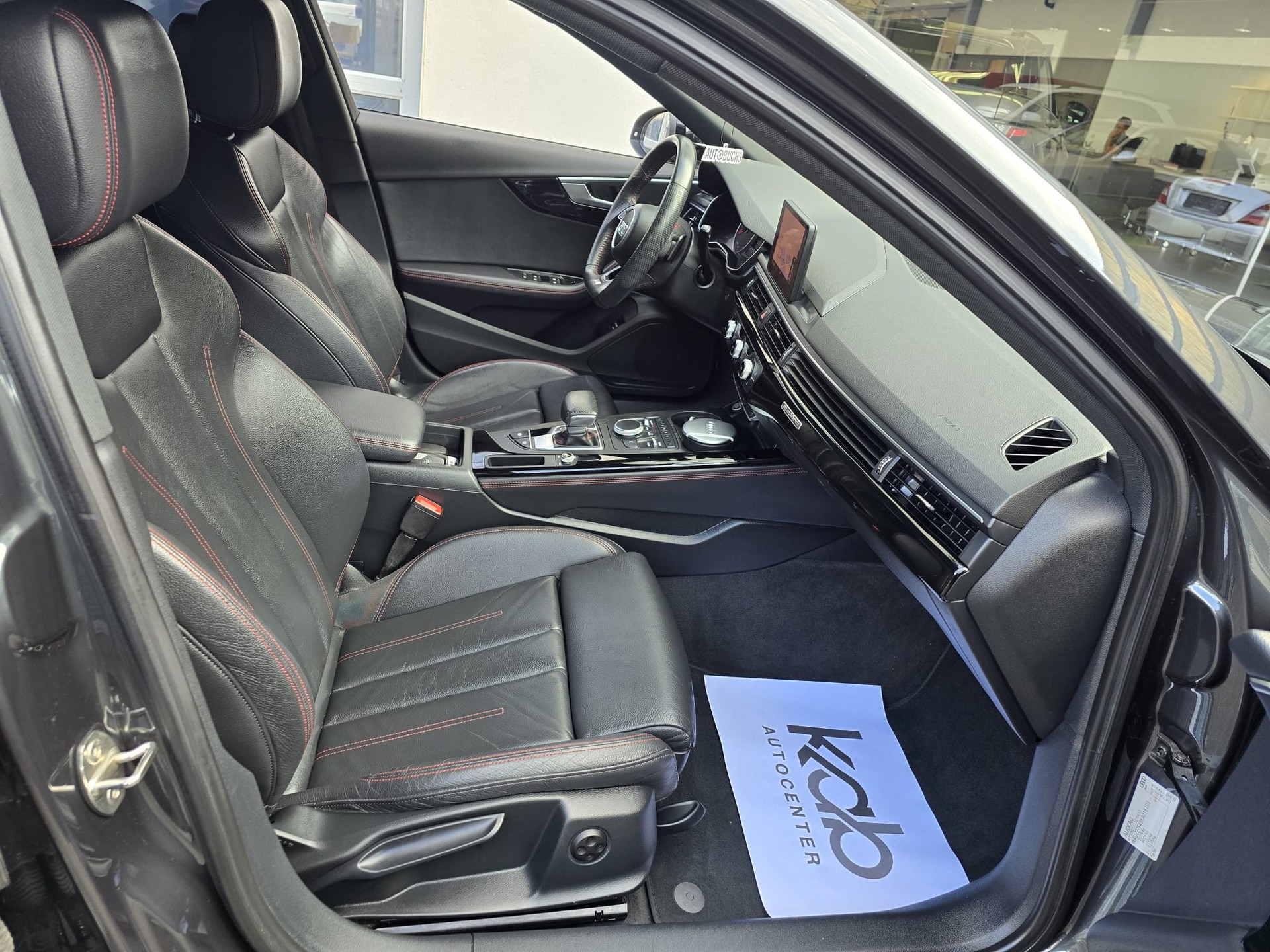 AUDI A4 Avant 40 TDI quattro S-tronic-image-19