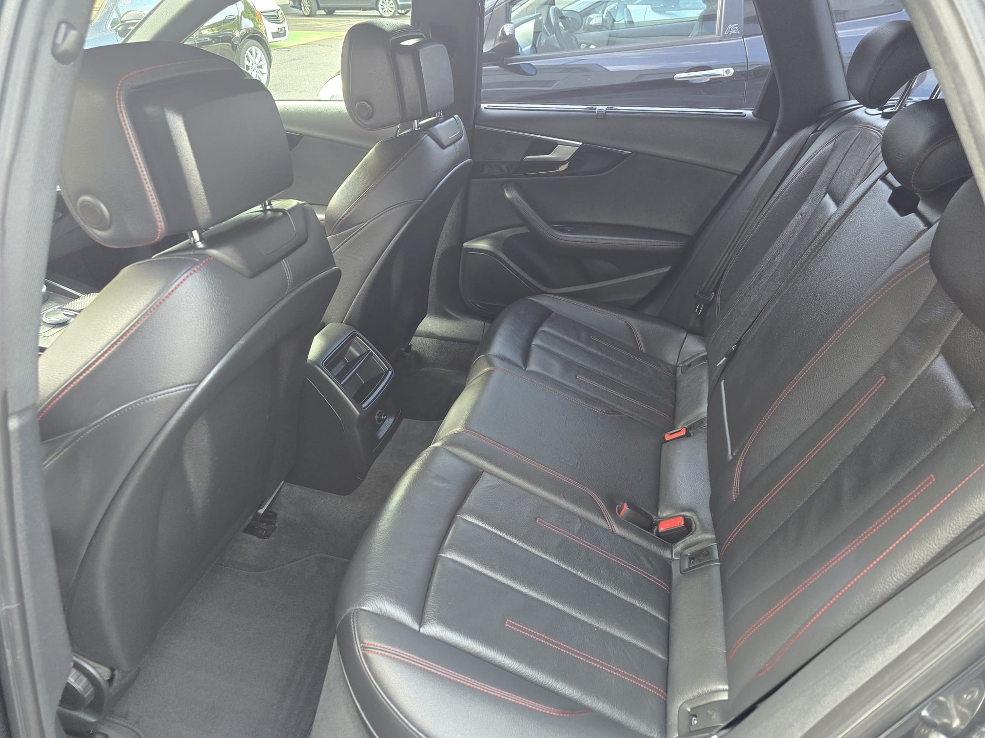 AUDI A4 Avant 40 TDI quattro S-tronic-image-21