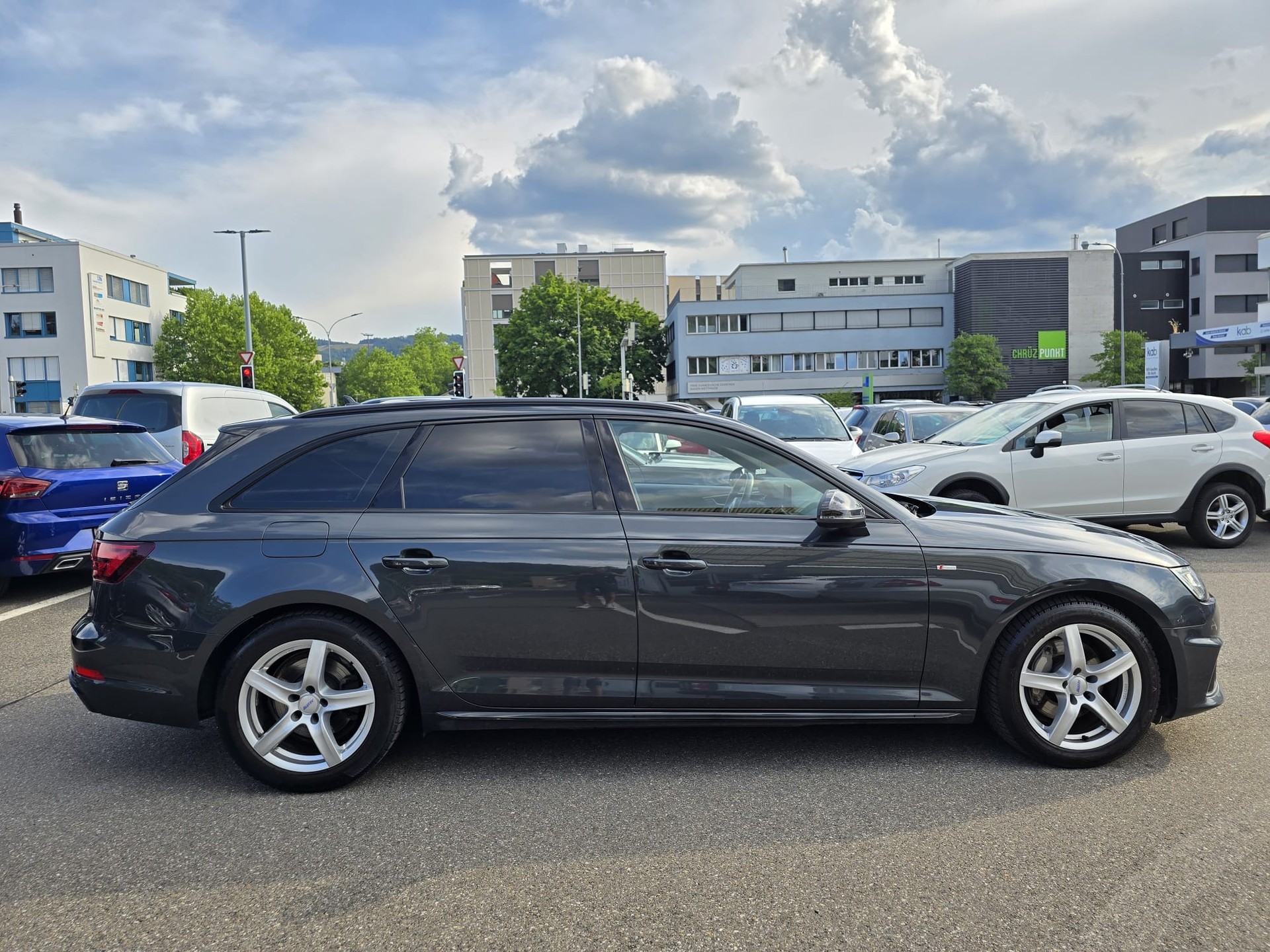 AUDI A4 Avant 40 TDI quattro S-tronic-image-7