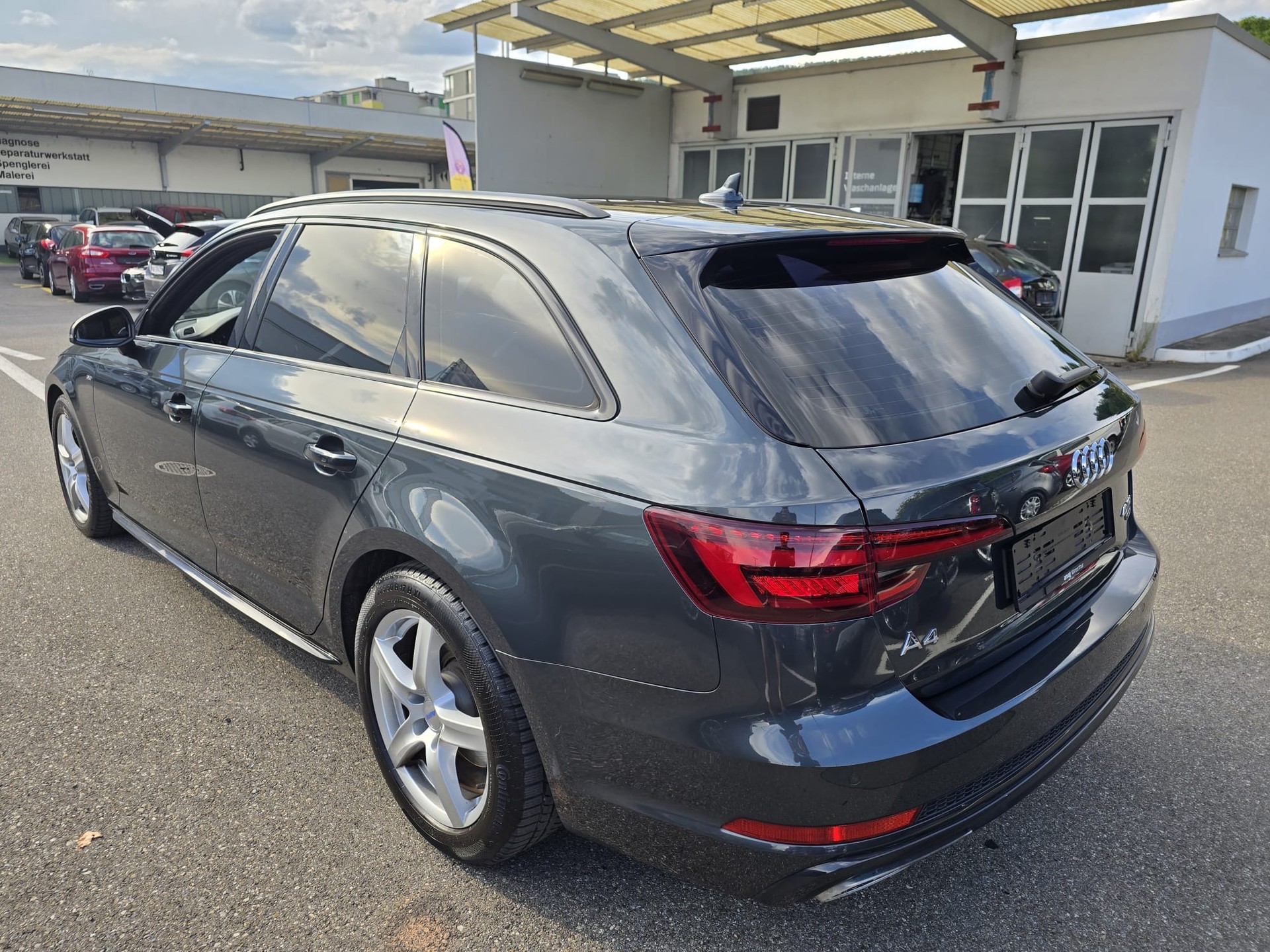 AUDI A4 Avant 40 TDI quattro S-tronic-image-5