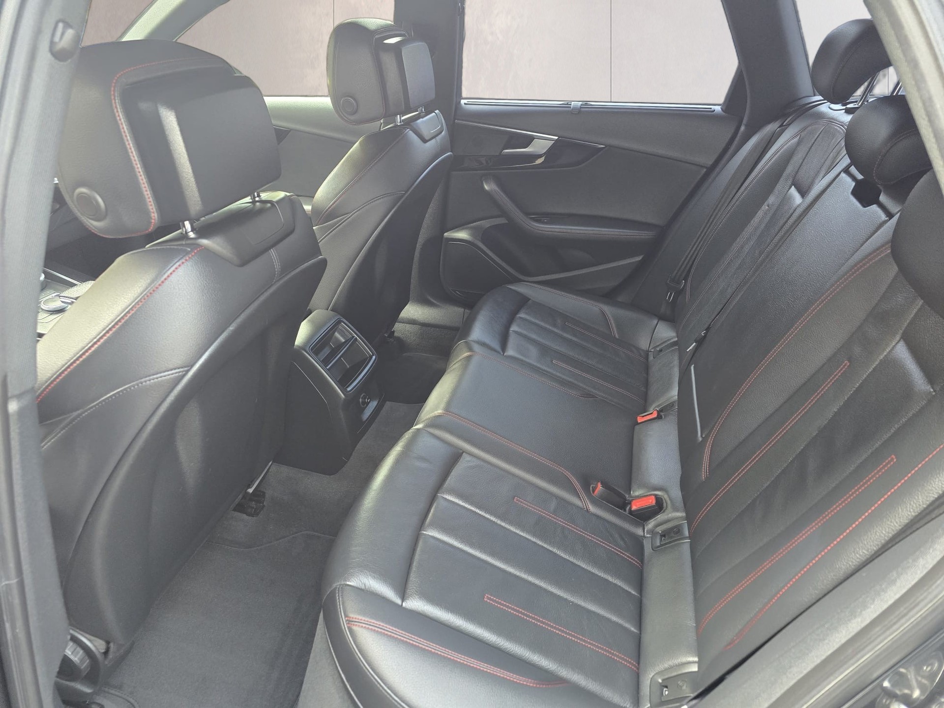 AUDI A4 Avant 40 TDI quattro S-tronic-image-21