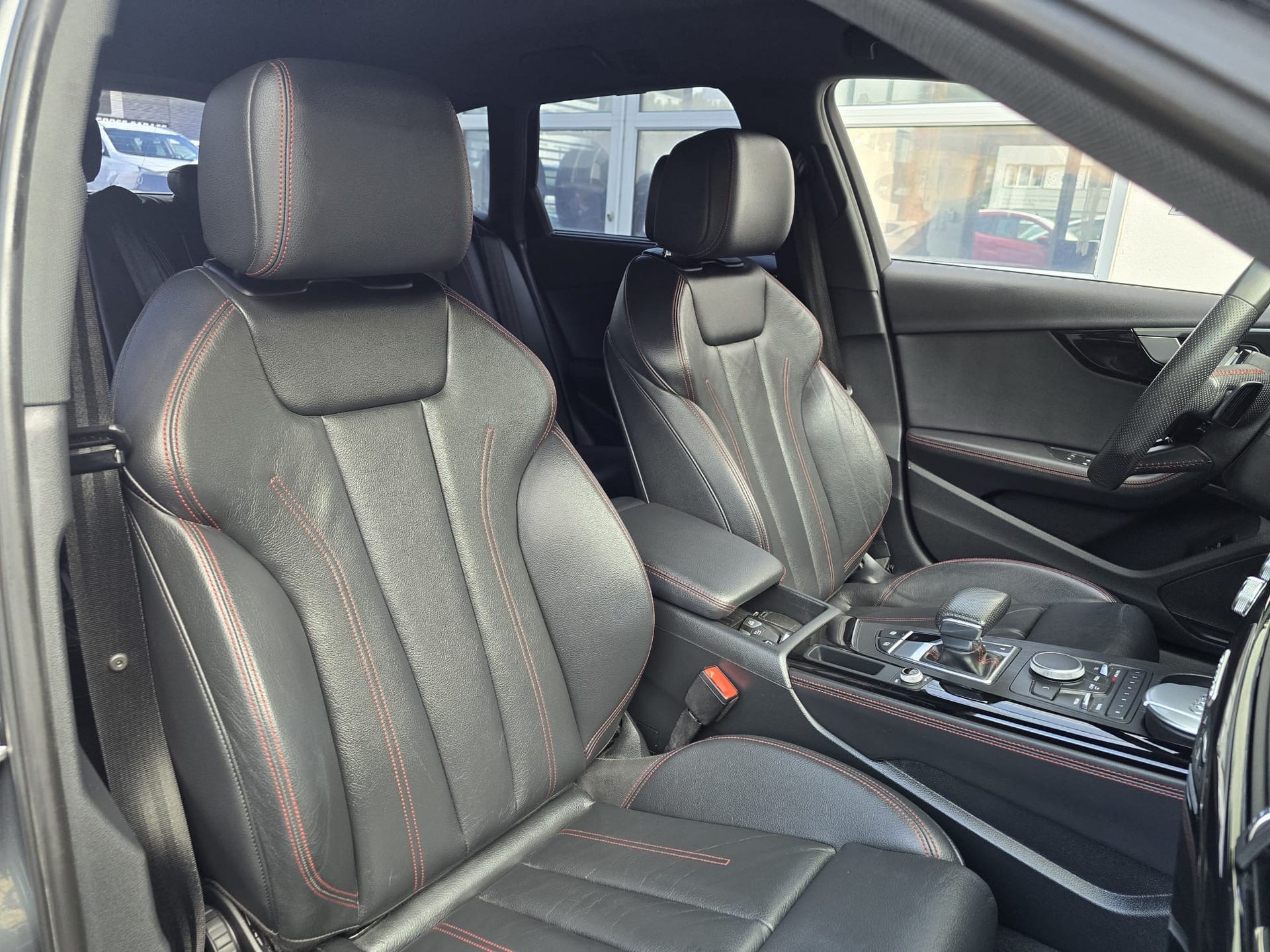 AUDI A4 Avant 40 TDI quattro S-tronic-image-18