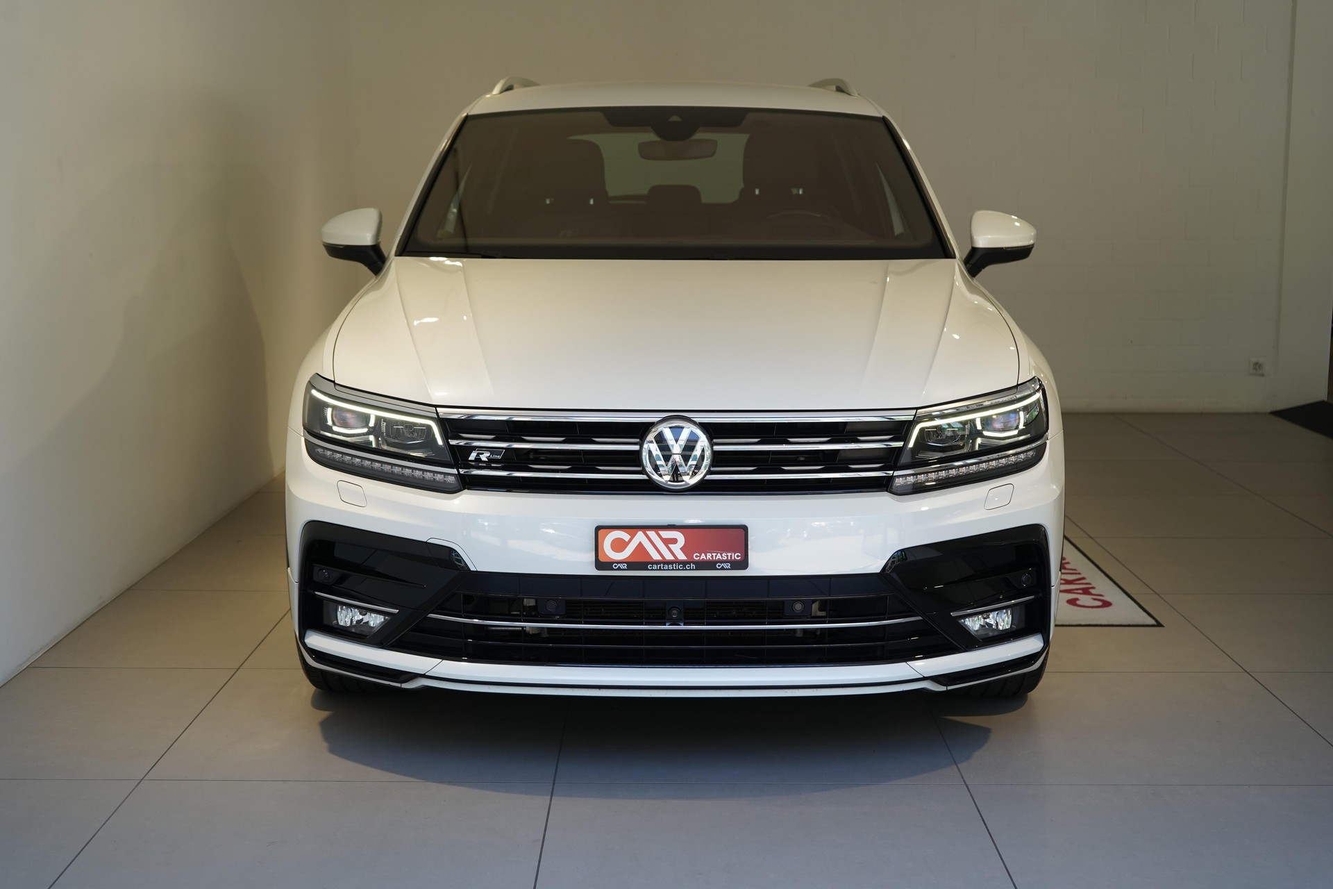 VW Tiguan 2.0 TSI Highline DSG-showroom-element-1