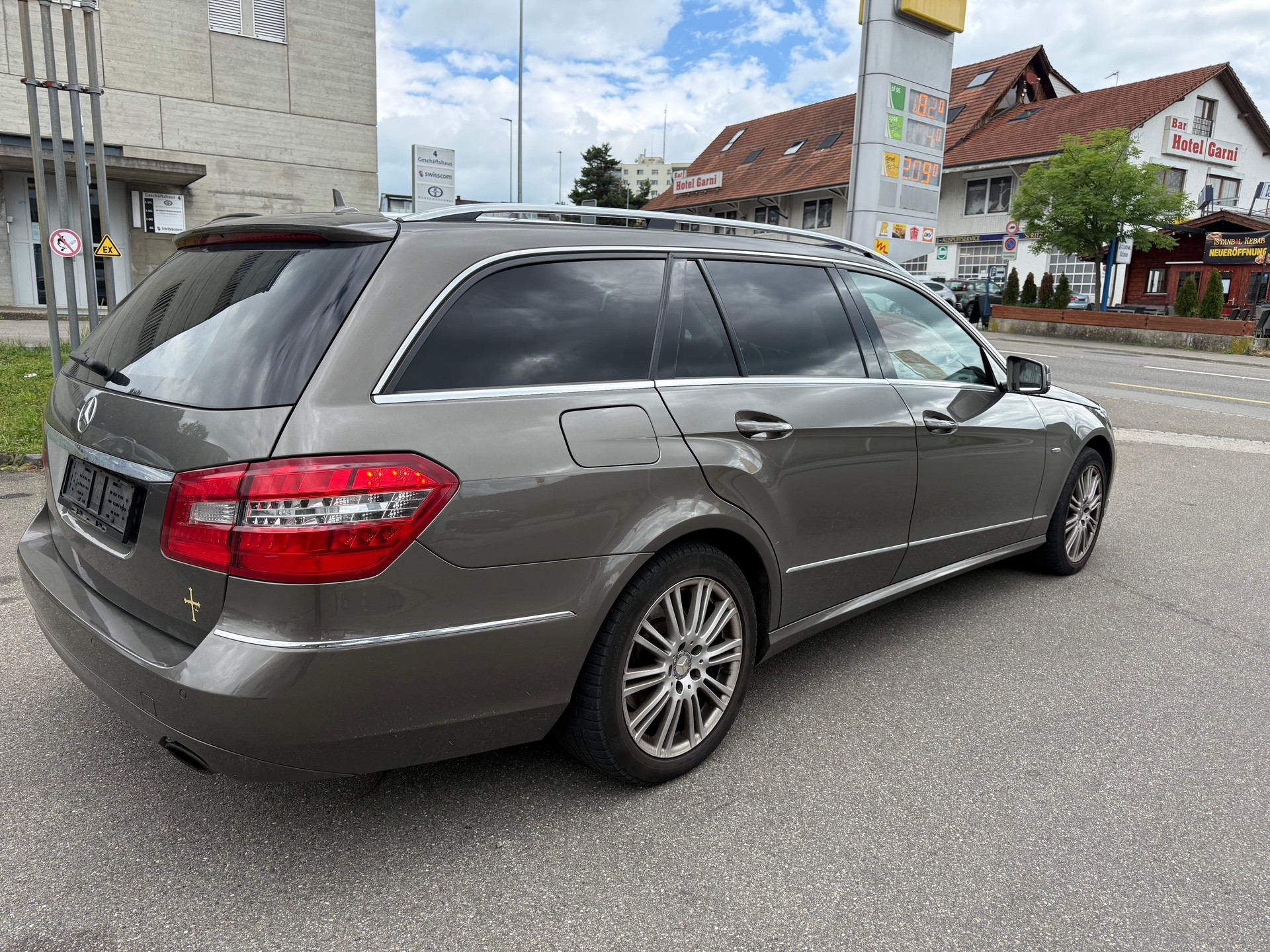 MERCEDES-BENZ E 350 CDI BlueEff. Avantgarde 4Matic 7G-Tronic-image-4