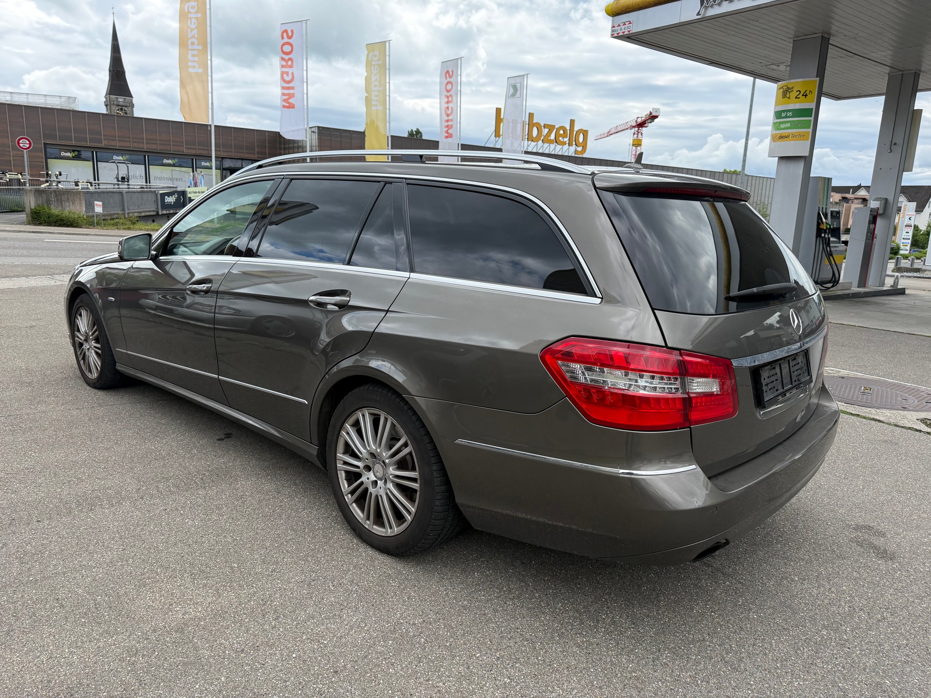 MERCEDES-BENZ E 350 CDI BlueEff. Avantgarde 4Matic 7G-Tronic-image-3