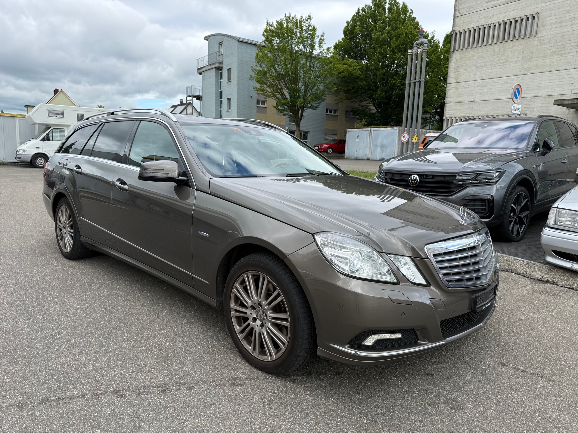 MERCEDES-BENZ E 350 CDI BlueEff. Avantgarde 4Matic 7G-Tronic-image-2