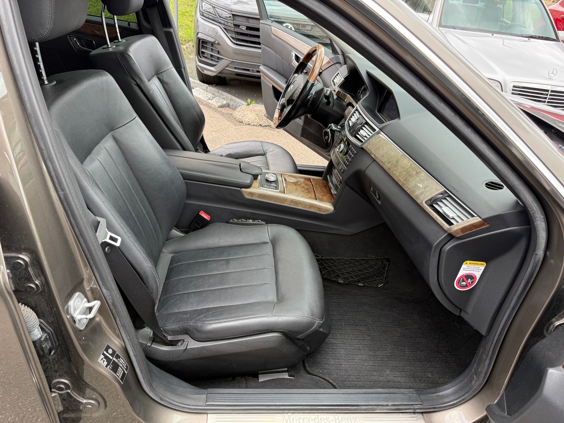 MERCEDES-BENZ E 350 CDI BlueEff. Avantgarde 4Matic 7G-Tronic-image-8