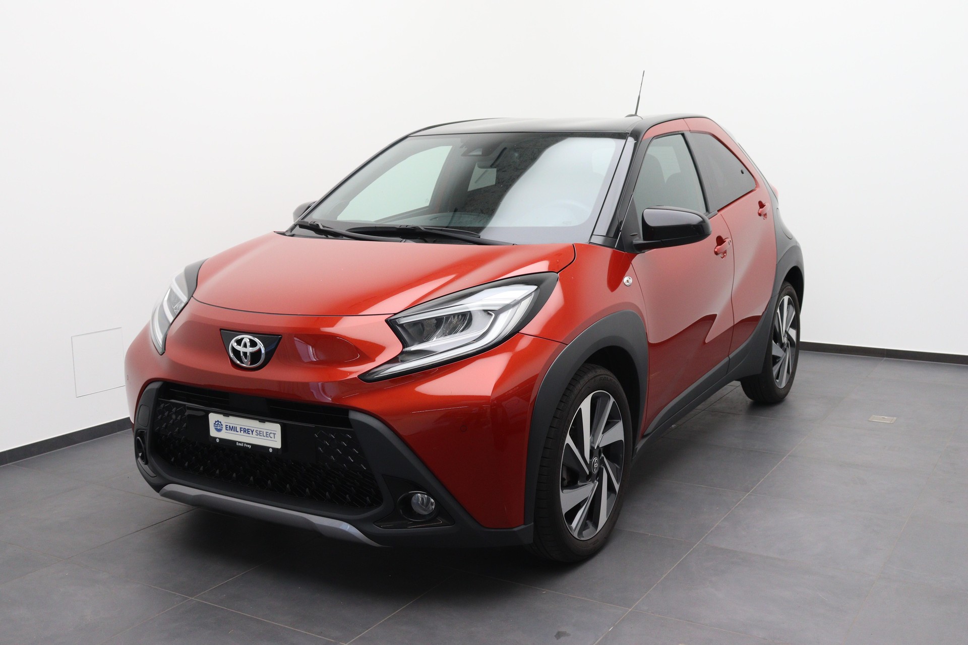 TOYOTA Aygo X 1.0 VVT-i Style-image-0