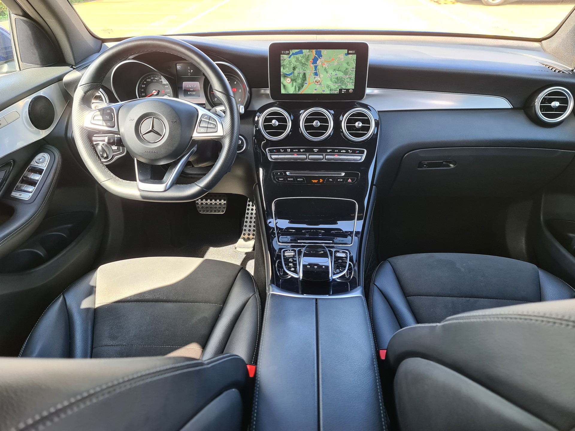 MERCEDES-BENZ GLC 220 d AMG Line 4Matic 9G-Tronic-image-7