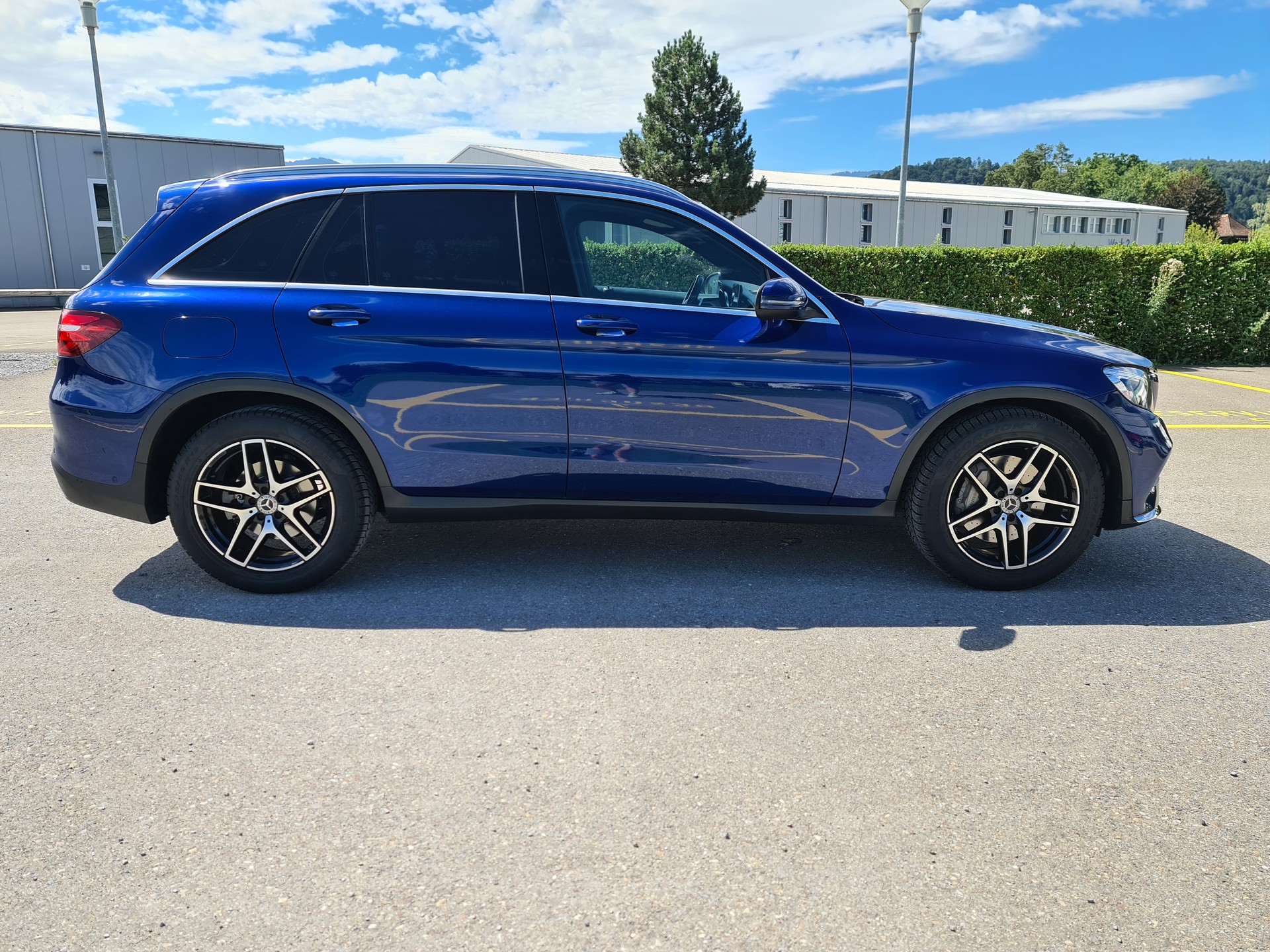 MERCEDES-BENZ GLC 220 d AMG Line 4Matic 9G-Tronic-image-5