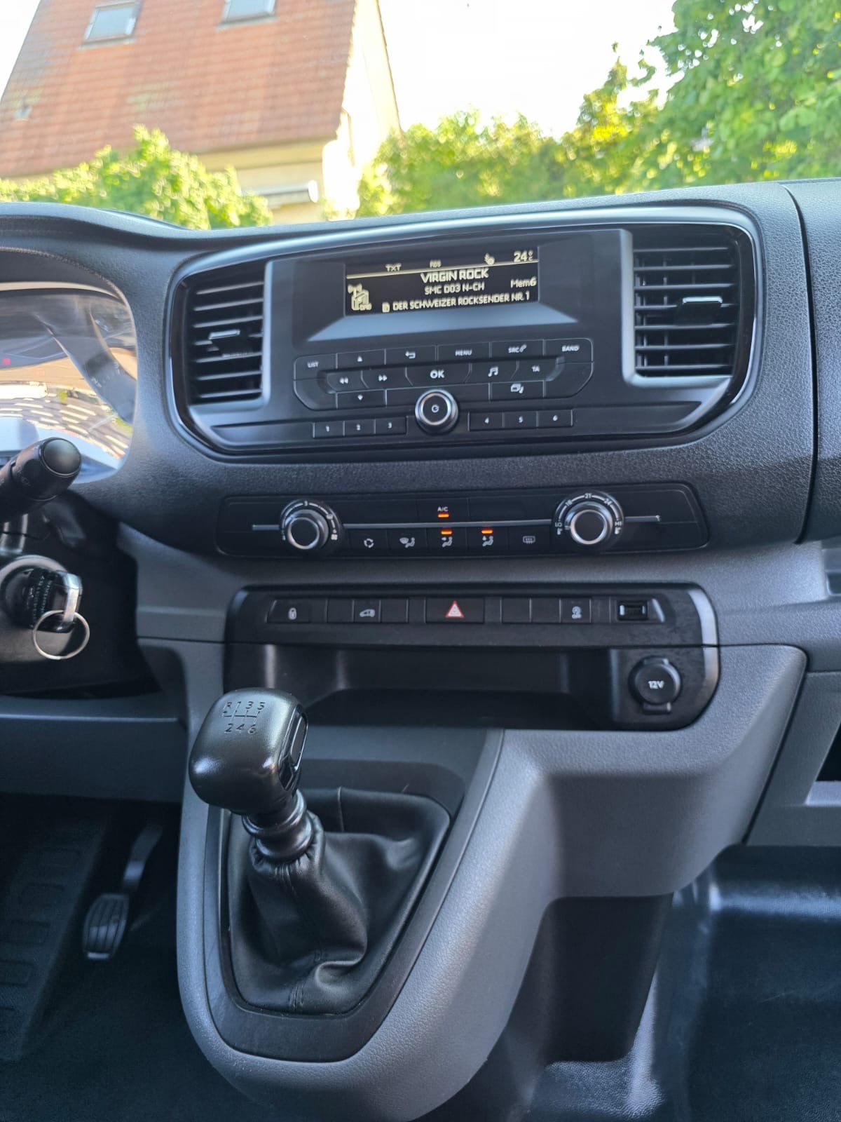 TOYOTA Proace 2.0D Panel Van L1 Luna-image-8
