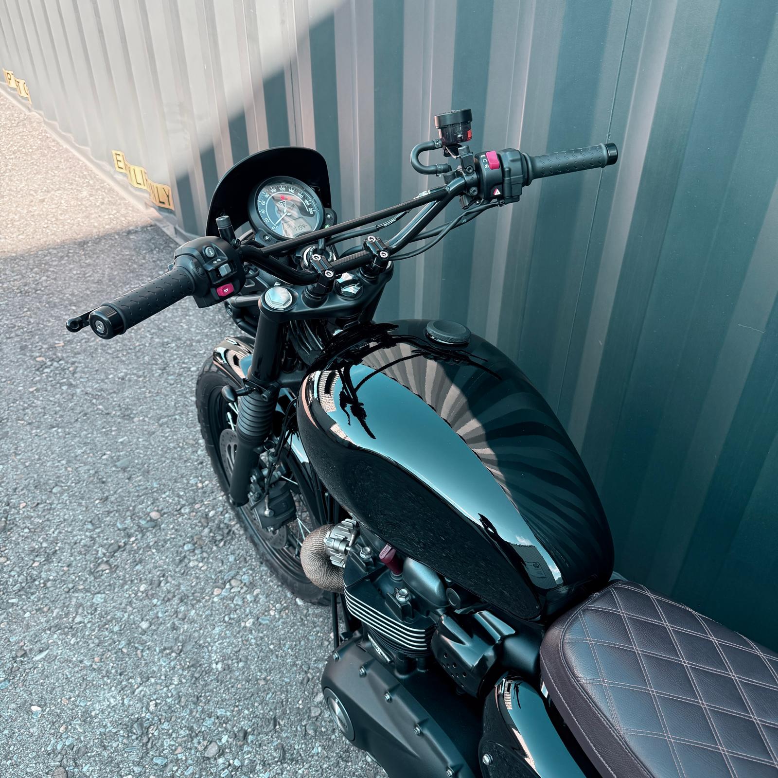 TRIUMPH Street Scrambler 900-showroom-element-2