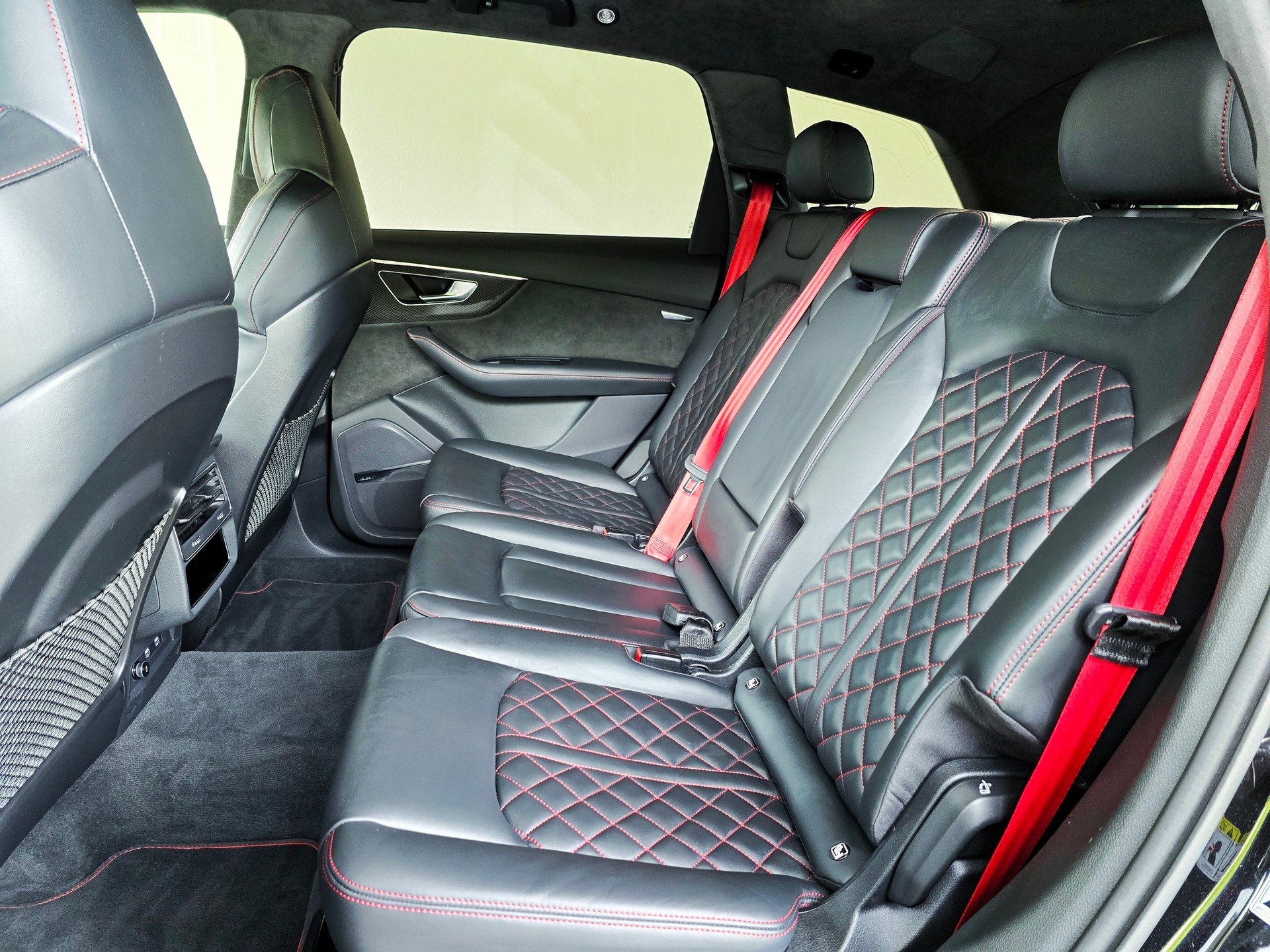 AUDI 4.0 V8 TDI quattro T-Tronic-image-4
