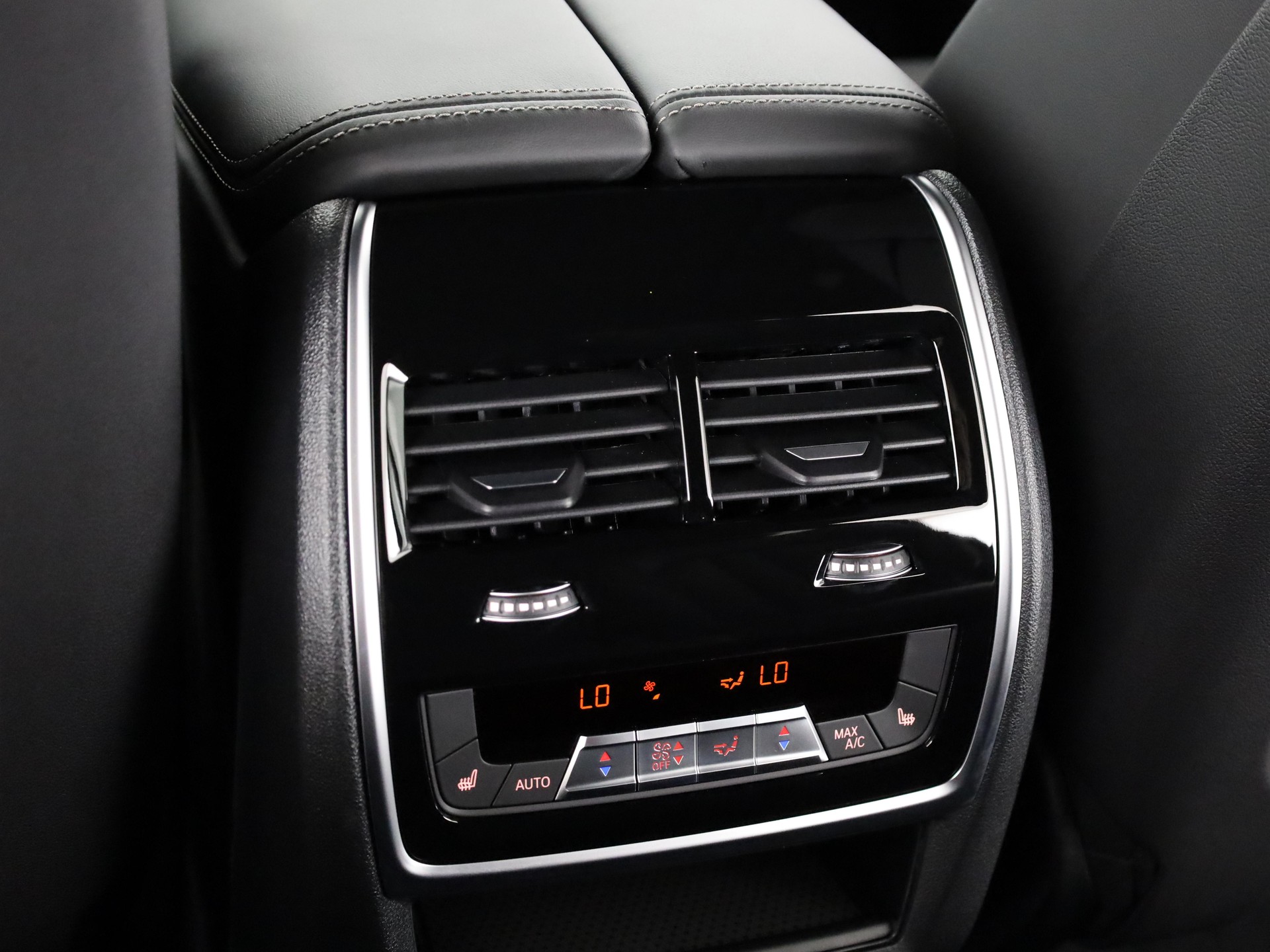 BMW X7 40d xDrive SAG-image-23