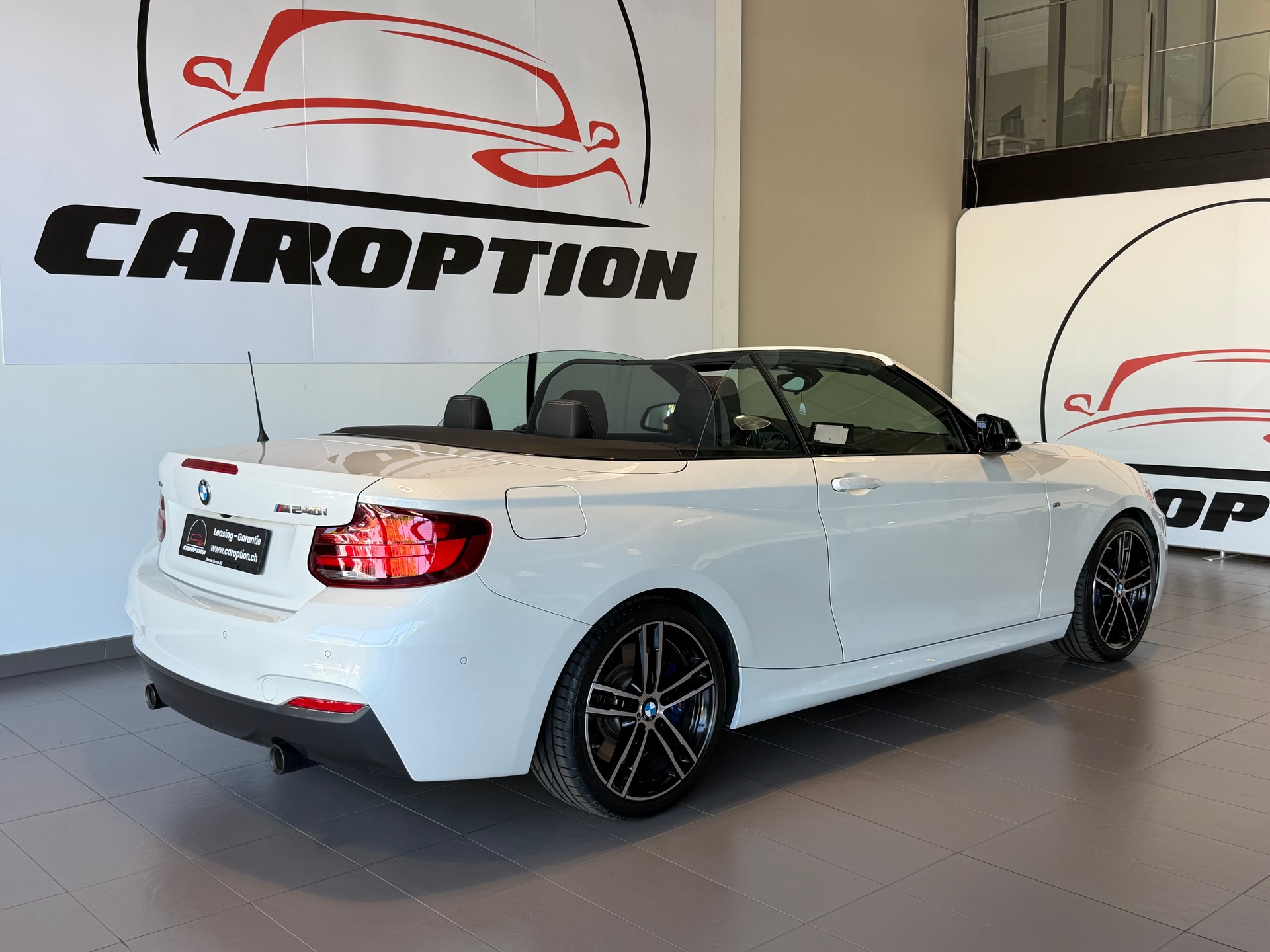 BMW M240i xDrive Steptronic-image-8